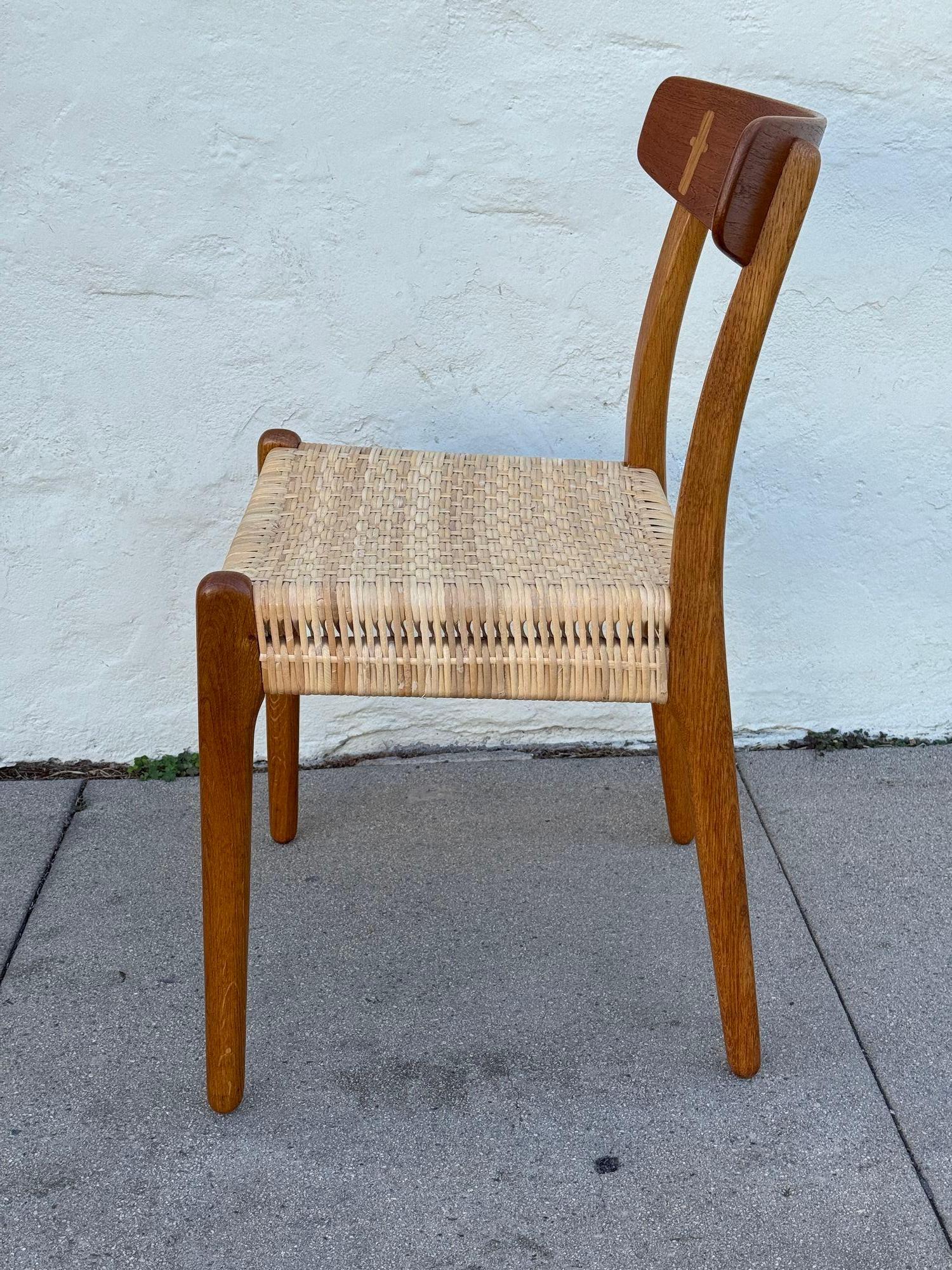 Set di 6 sedie da pranzo Hans Wegner CH 23 in vendita 1