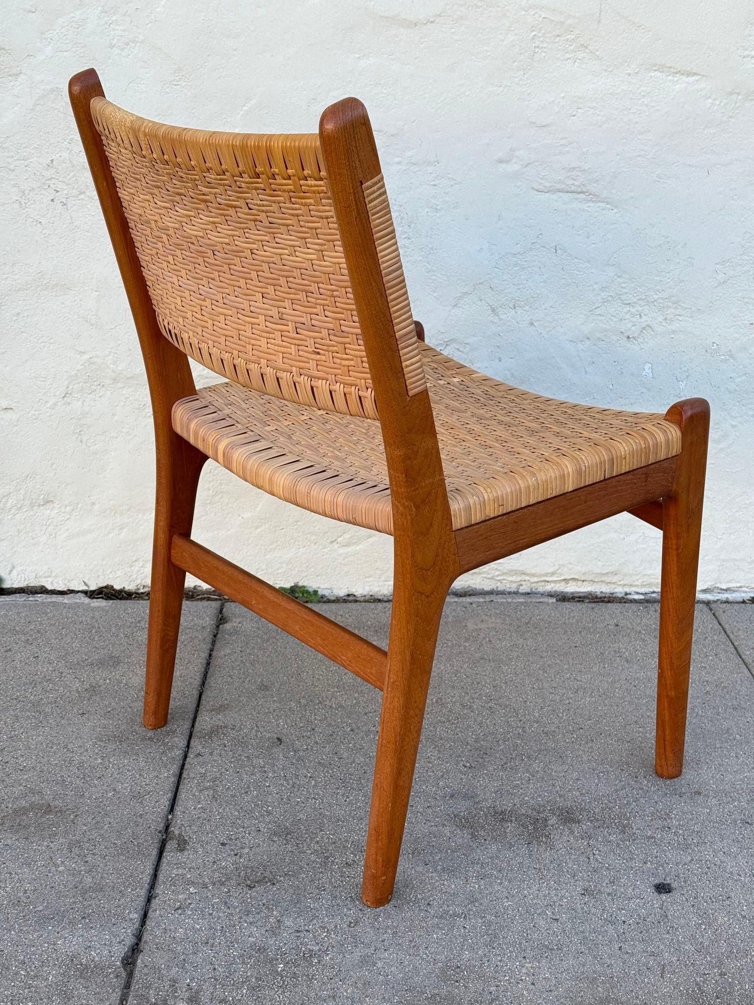 Metà XX secolo Set di 6 sedie da pranzo Hans Wegner CH-31 in vendita