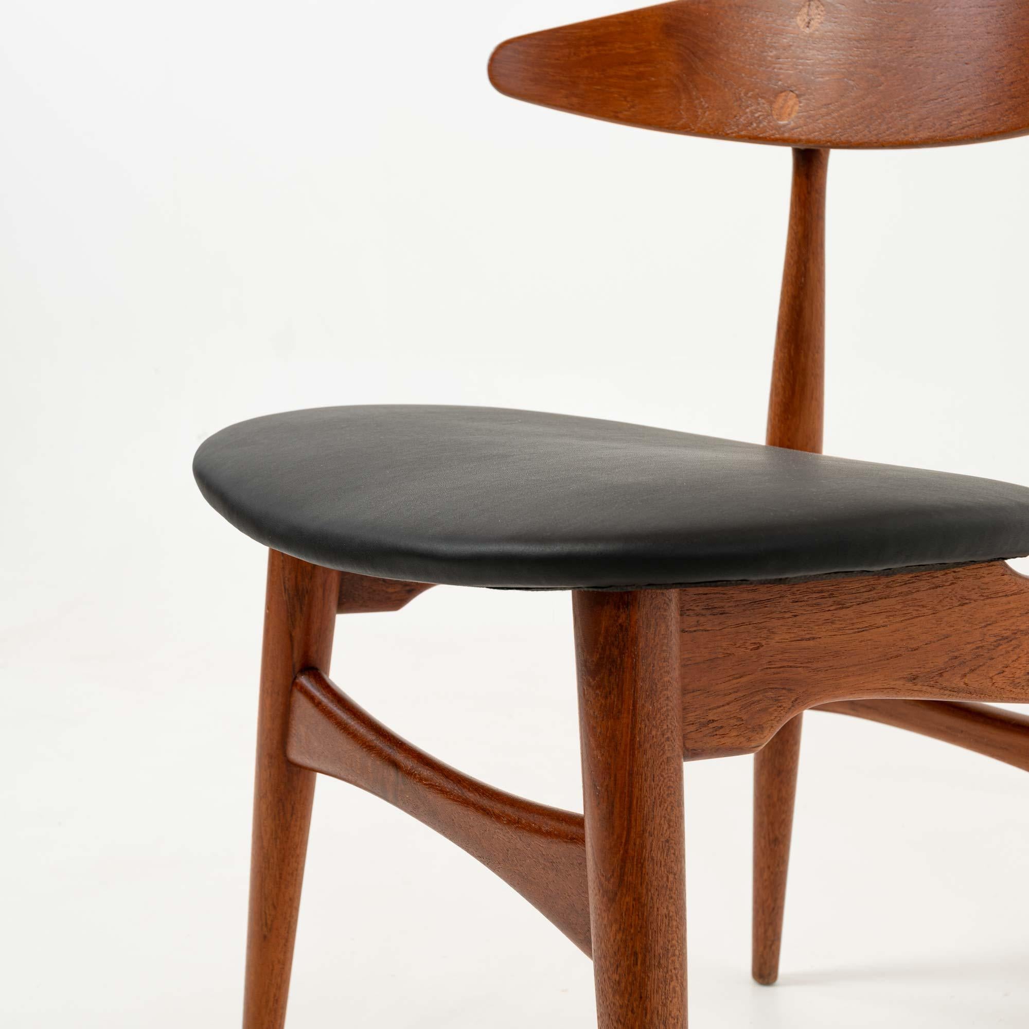 Set of 6 Hans Wegner for Carl Hansen & Son CH33 Chairs in Teak and Black Leather 10