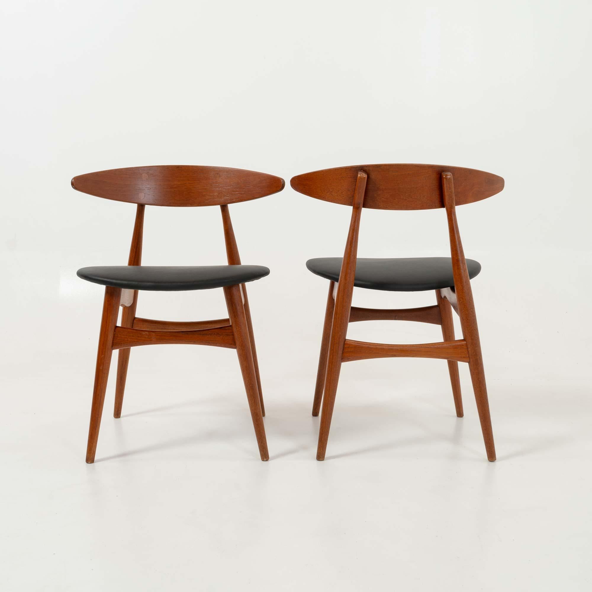 Mid-20th Century Set of 6 Hans Wegner for Carl Hansen & Son CH33 Chairs in Teak and Black Leather