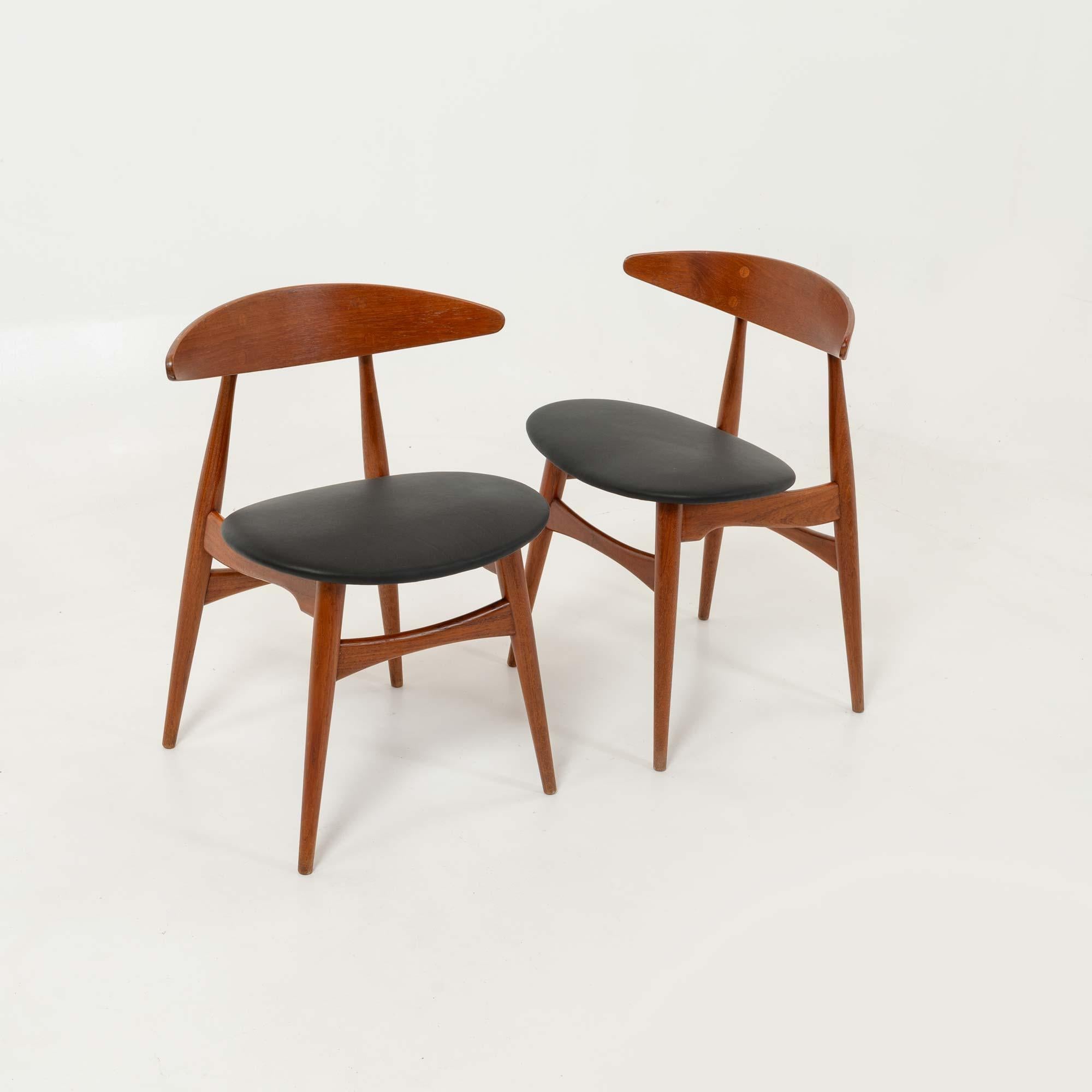 Set of 6 Hans Wegner for Carl Hansen & Son CH33 Chairs in Teak and Black Leather 1