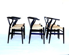 Set of 6 Hans Wegner Wishbone Chairs in Oak and Black Lacquer