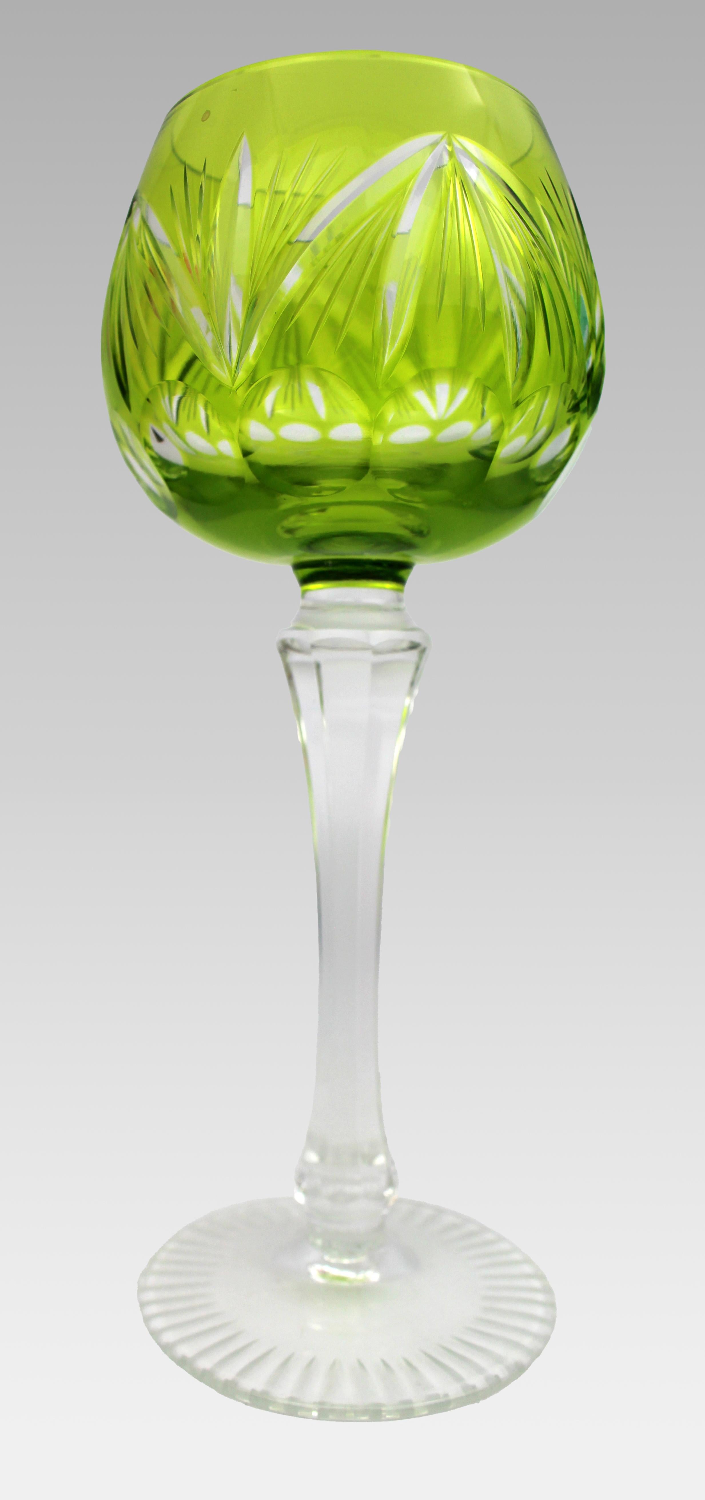 Verre taillé Lot de 6 gobelets à vin Harlequin Bohemian en cristal taillé transparent en vente