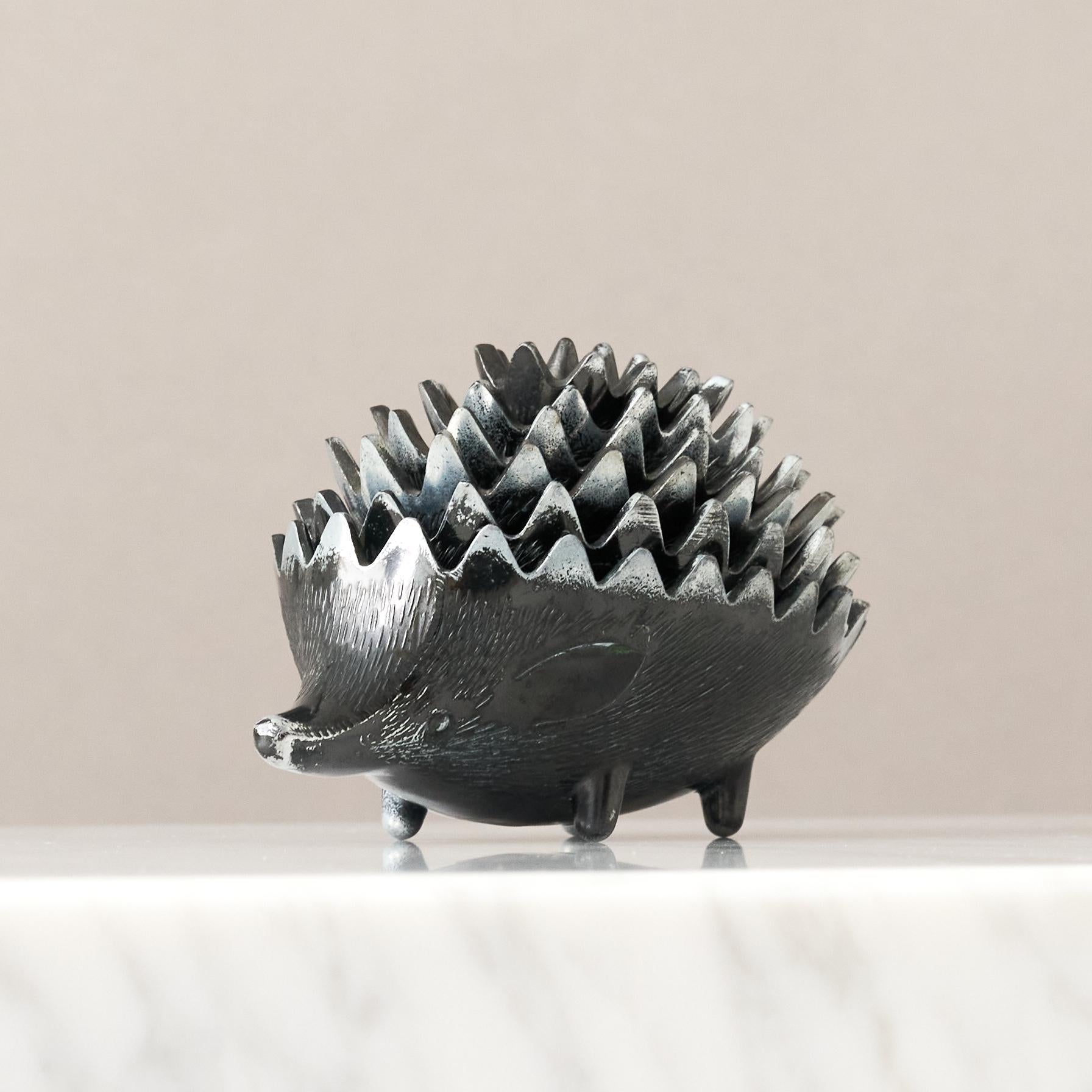 Polished Set of 6 Hedgehog Ashtray / Bowls in Metal, Mid-century For Sale
