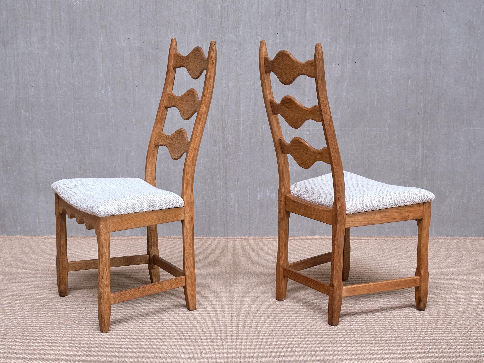 Metà XX secolo Set di 6 sedie da pranzo Henning Kjærnulf, Oak e Rubelli Bouclé, Danimarca, anni '60 in vendita