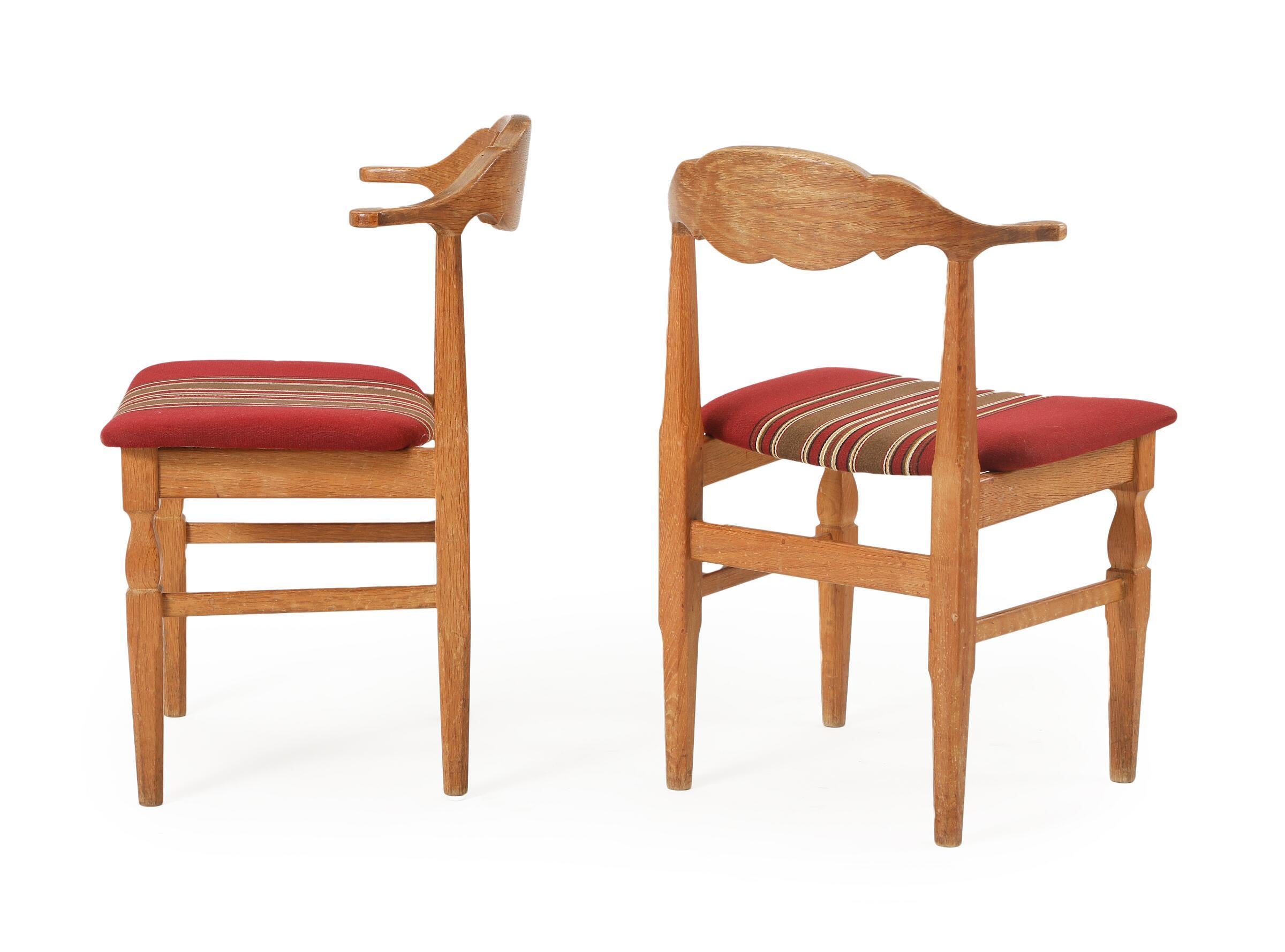 Set of 6 Henry Kjaernulf Dining Chairs. Model 60. Manufactured by Brobyværk møbel- og stelfabrik. 
Original wool upholstery.
