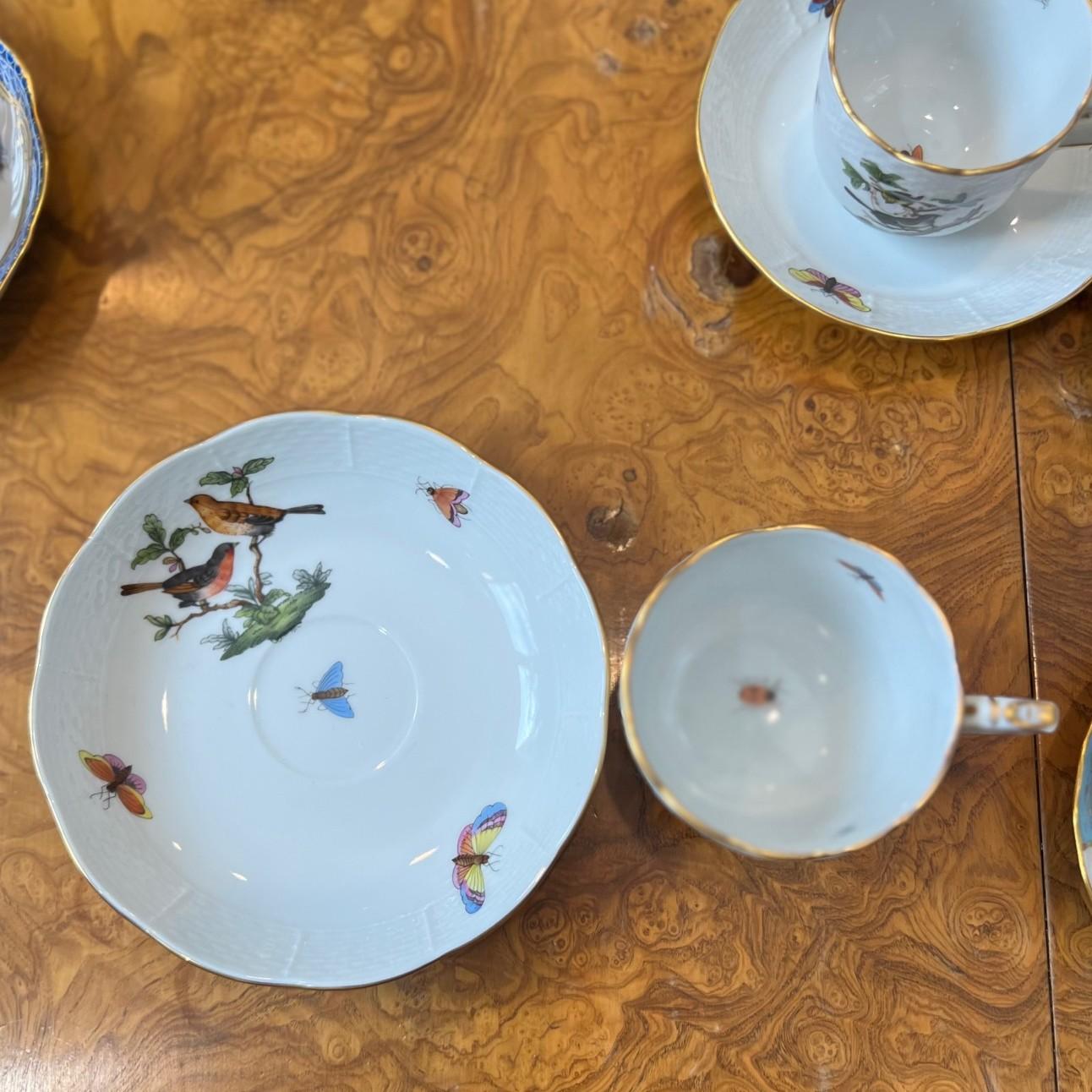 Juego de 6 tazas y platillos pintados a mano Herend - Varios motivos en venta 3