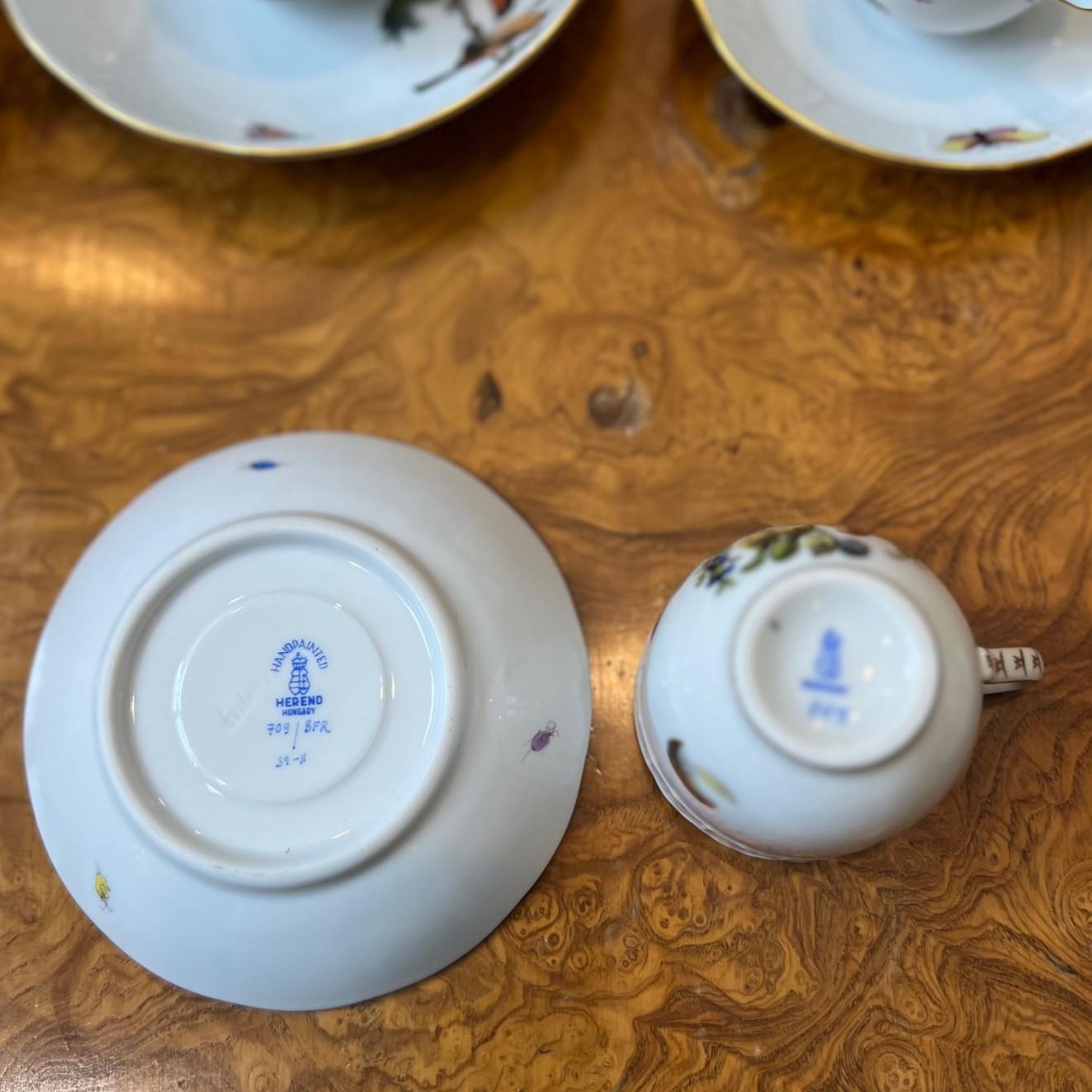 Juego de 6 tazas y platillos pintados a mano Herend - Varios motivos en venta 8