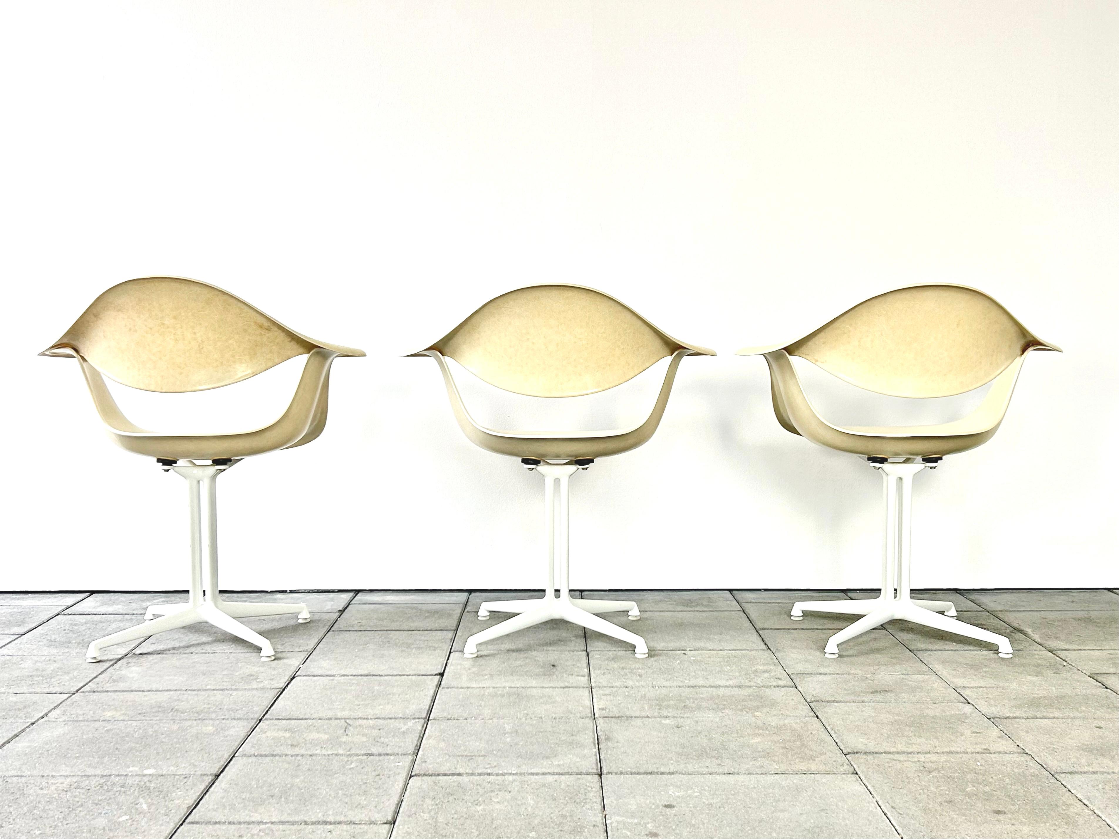 Aluminum Set of 6 Herman Miller DAF Chairs Designed by George Nelson in 1958 For Sale