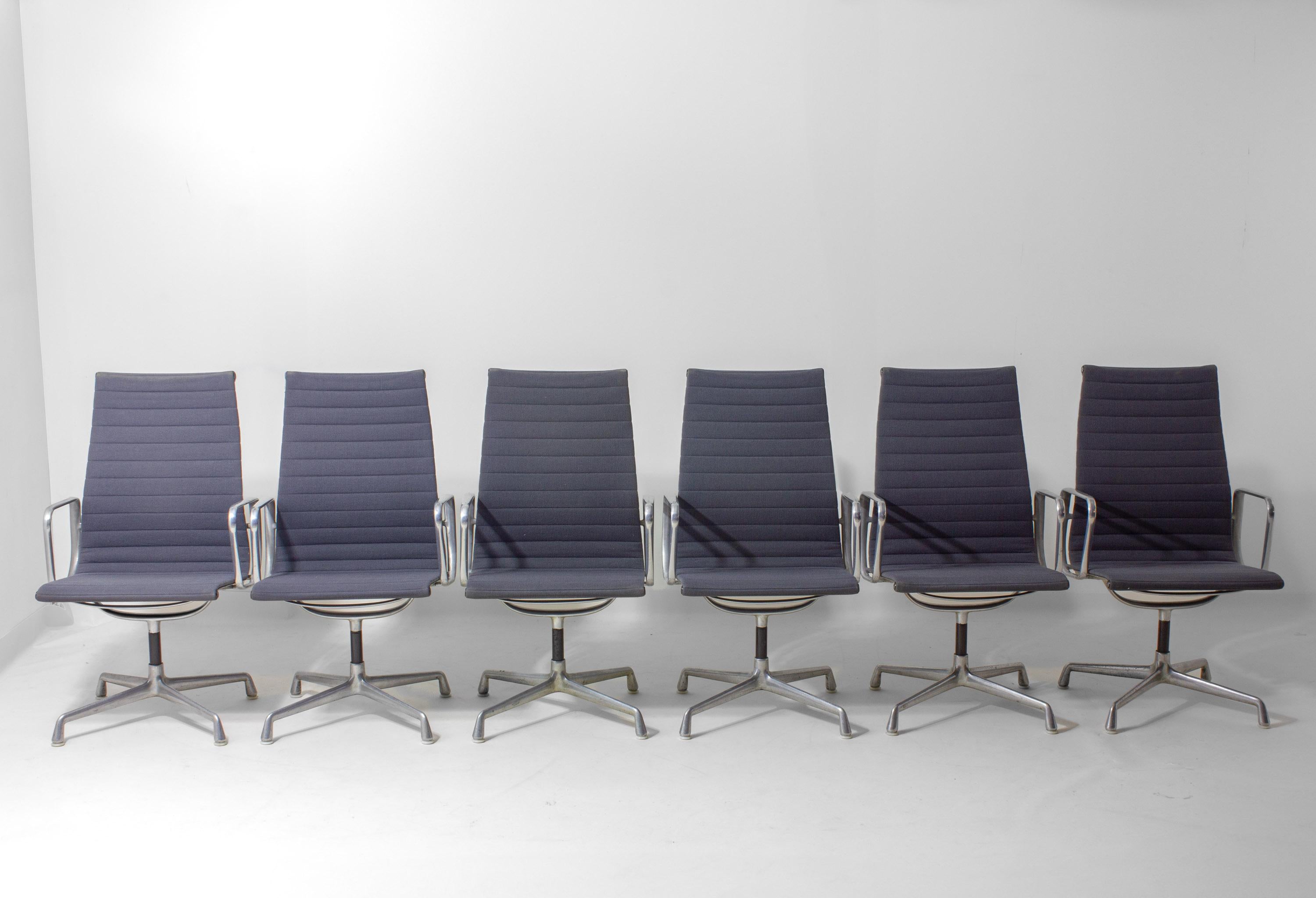Set of 6 Herman Miller EA109 office chairs in blue grey fabric, 1980s im Angebot 3