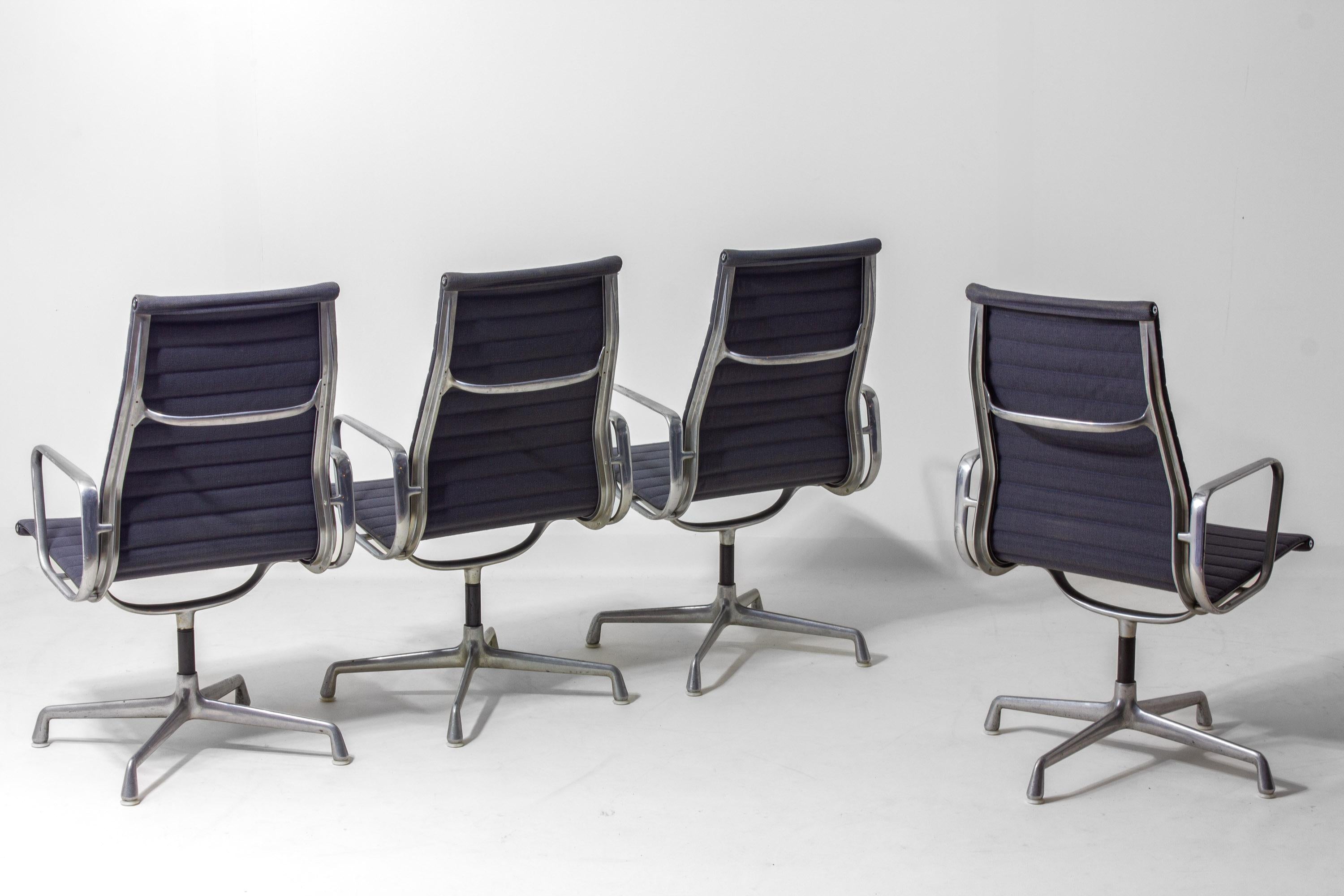 Set of 6 Herman Miller EA109 office chairs in blue grey fabric, 1980s im Angebot 7