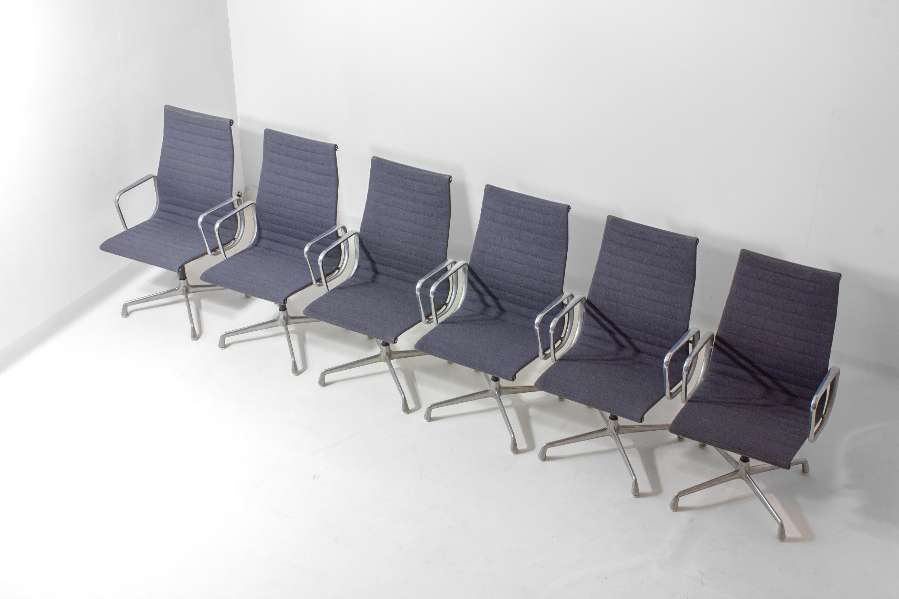 Set of 6 Herman Miller EA109 office chairs in blue grey fabric, 1980s (amerikanisch) im Angebot