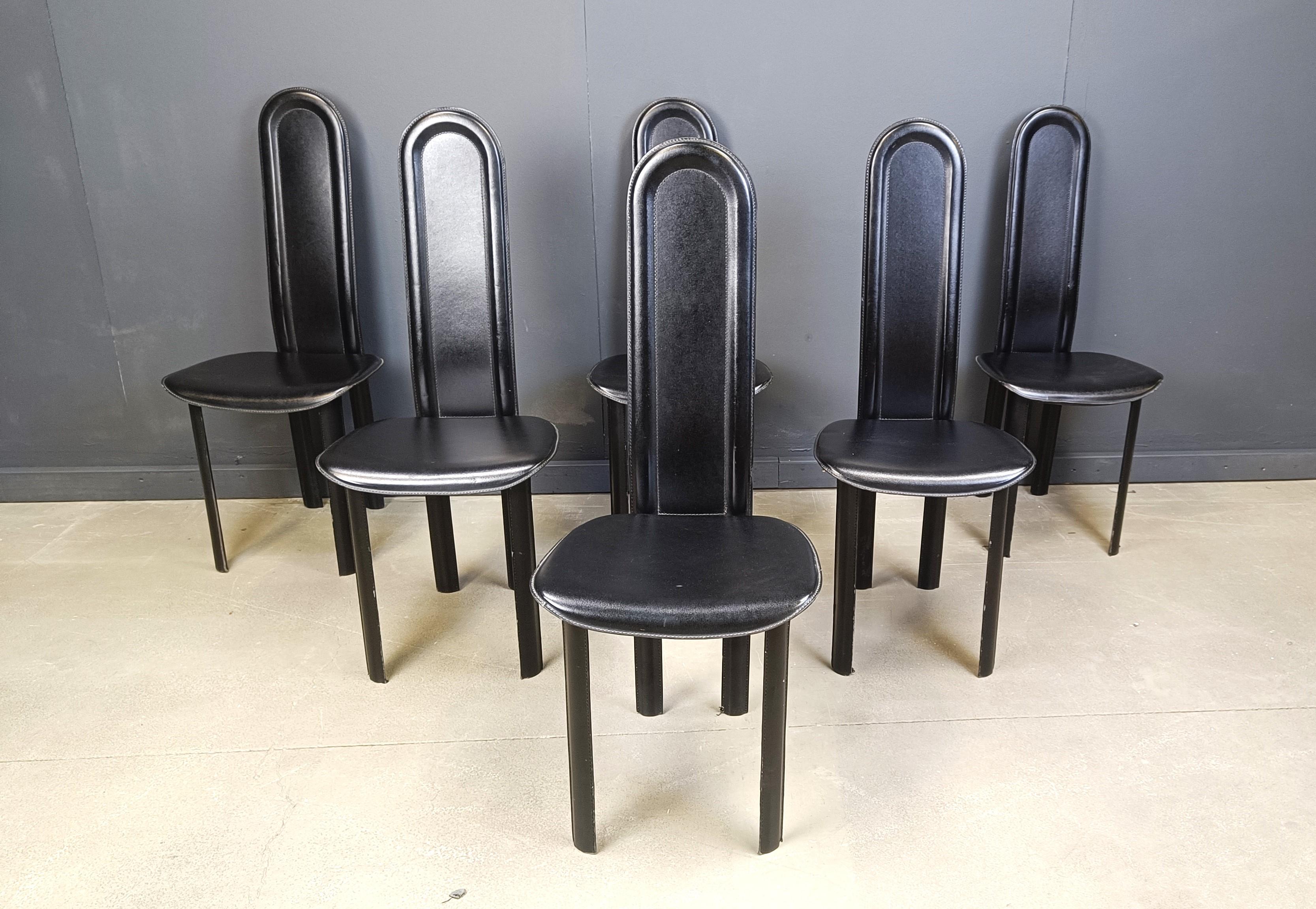 Set of 6 black italian leather high back dining chairs.

beautiful sleek and timeless design.

The chairs are in good condition

1980s - Italy

Dimensions
Height: 110cm
Width 45cm
Depth: 45cm
Seat height: 45cm

Ref.: 25040203

*Price is for the