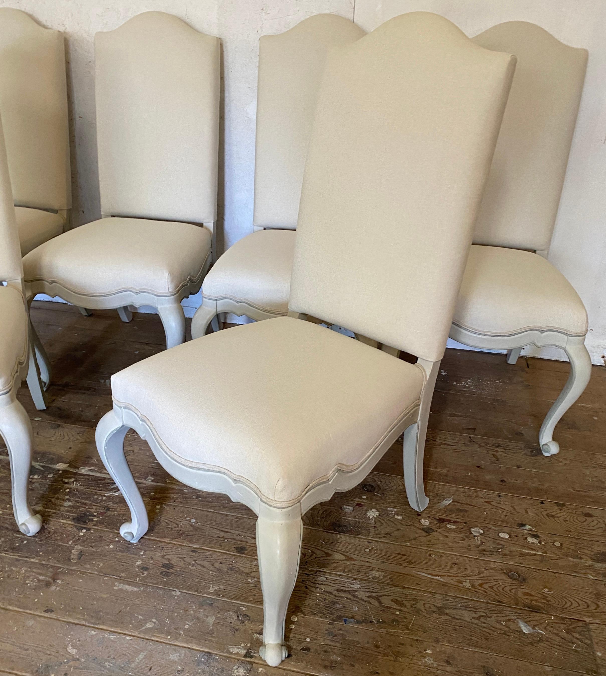 Bois Ensemble de 6 chaises de salle à manger à haut dossier de style provincial français et campagnard tapissées en vente