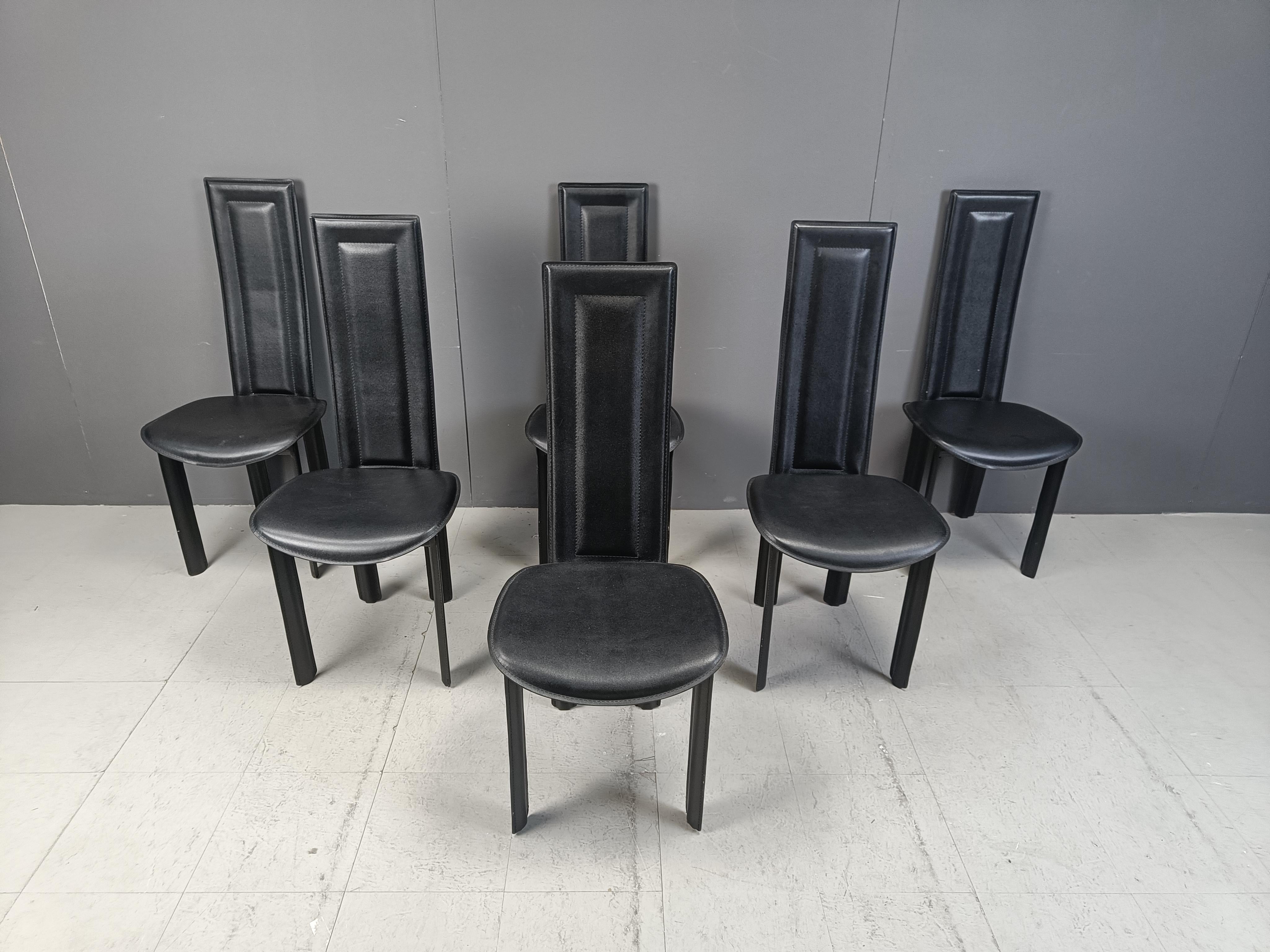 Set of 6 black italian leather high back dining chairs.

beautiful sleek and timeless design.

The chairs are in good condition

1980s - Italy

Dimensions
Height: 110cm
Width 45cm
Depth: 45cm
Seat height: 45cm

Ref.: 24121301

*Price is for the set
