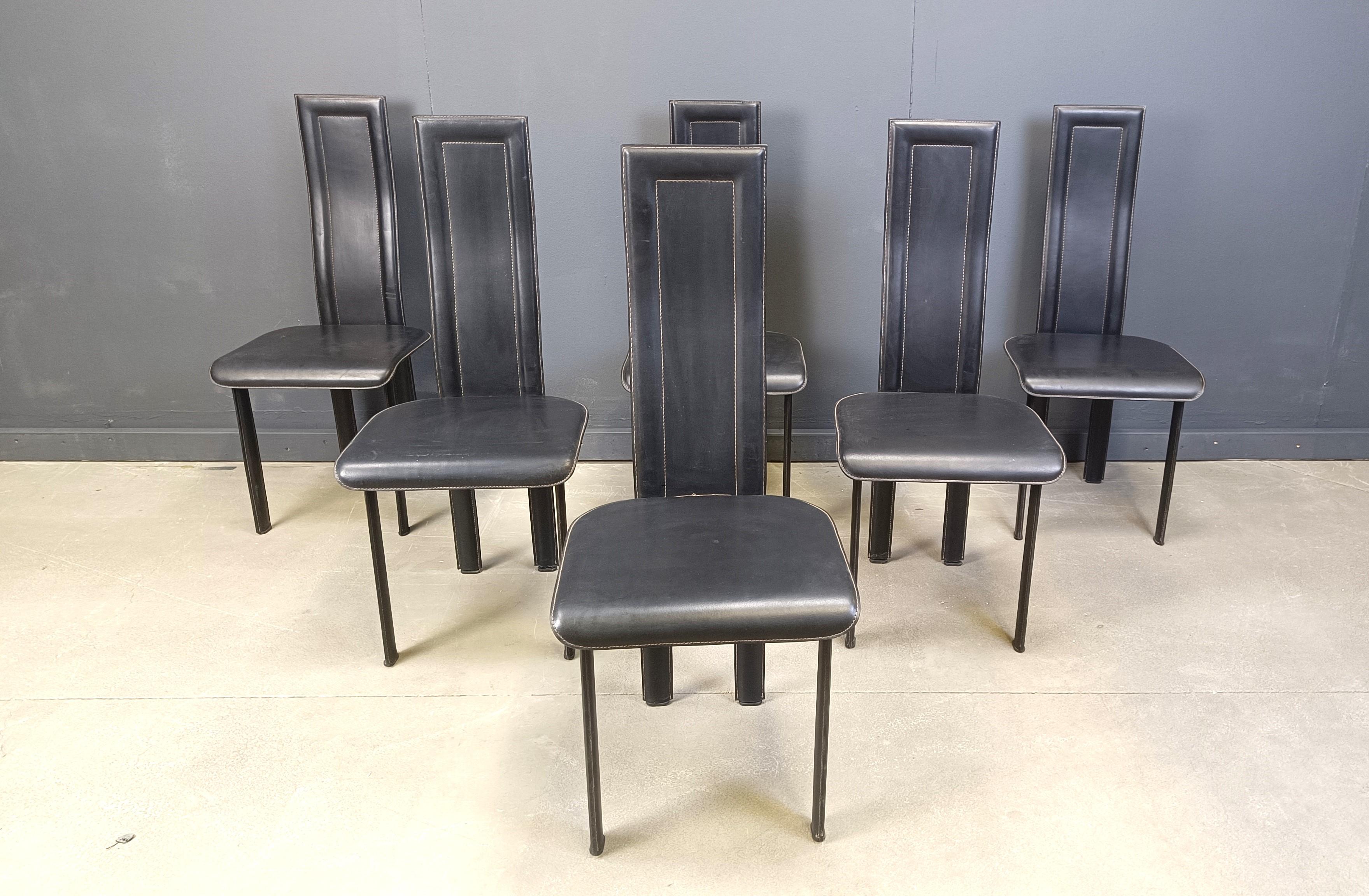 Set of 6 black italian leather high back dining chairs.

beautiful sleek and timeless design.

The chairs are in good condition

1980s - Italy

Dimensions
Height: 103cm
Width 45cm
Depth: 45cm
Seat height: 45cm

Ref.: 25040204

*Price is for the