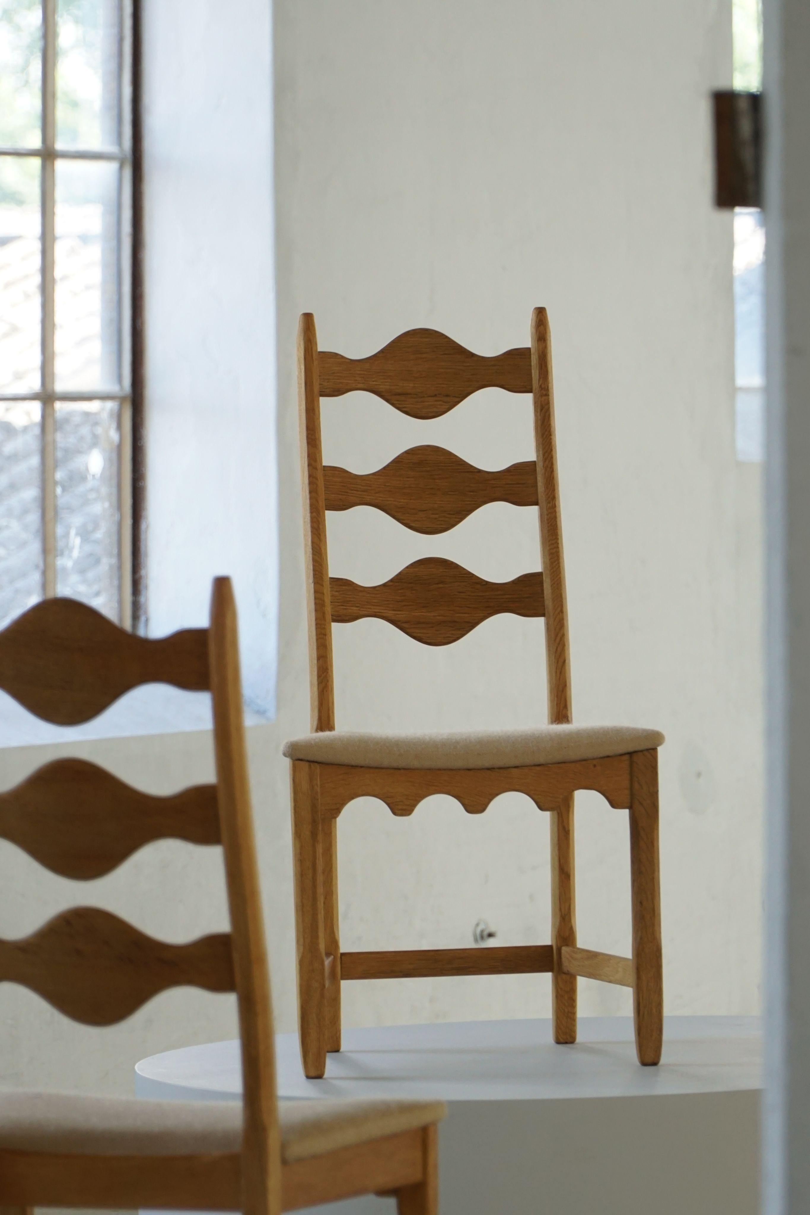 Ensemble de 6 chaises de salle à manger à dossier haut en Oak, modernité danoise, Henning Kjærnulf, années 1960 en vente 9