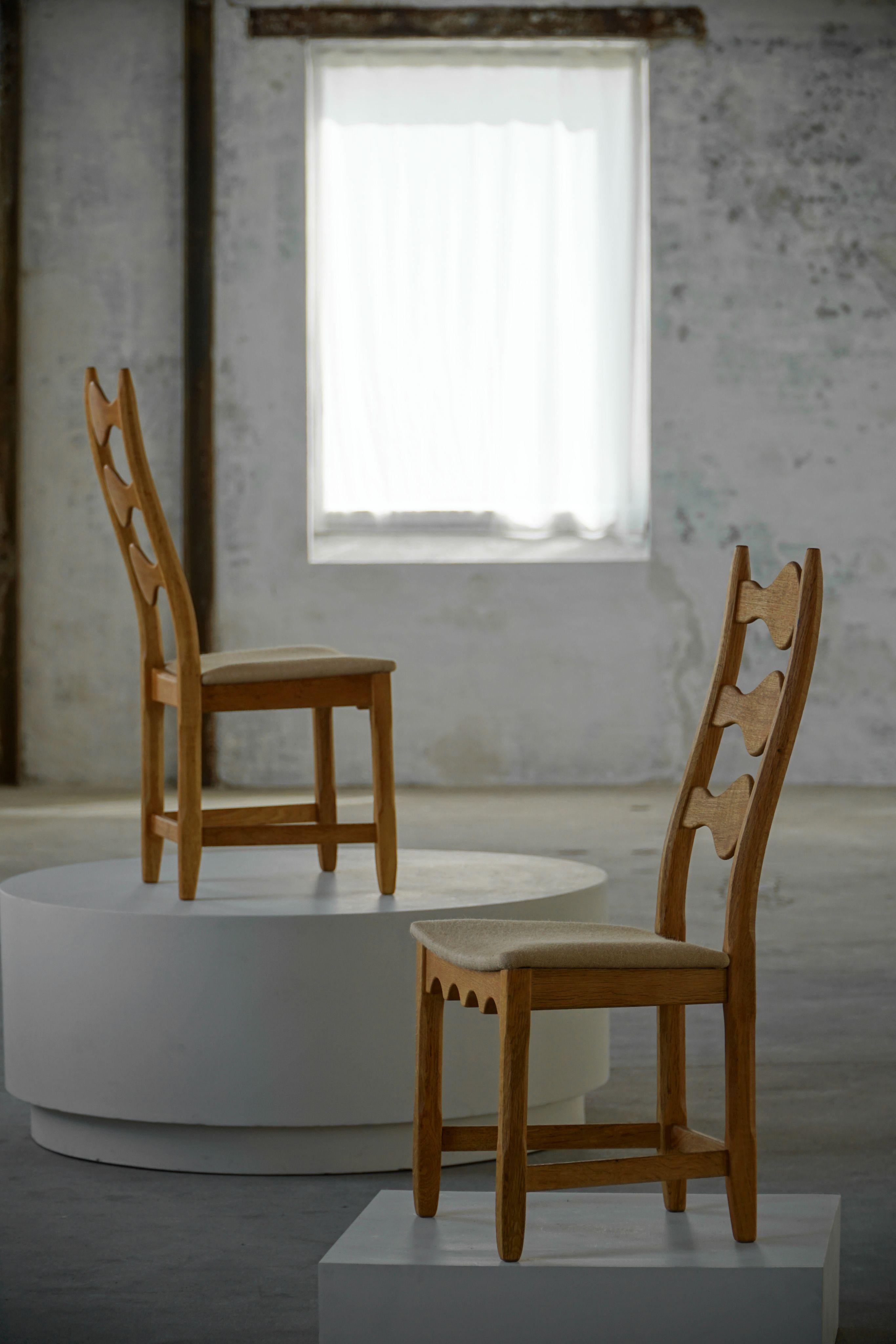 Danois Ensemble de 6 chaises de salle à manger à dossier haut en Oak, modernité danoise, Henning Kjærnulf, années 1960 en vente