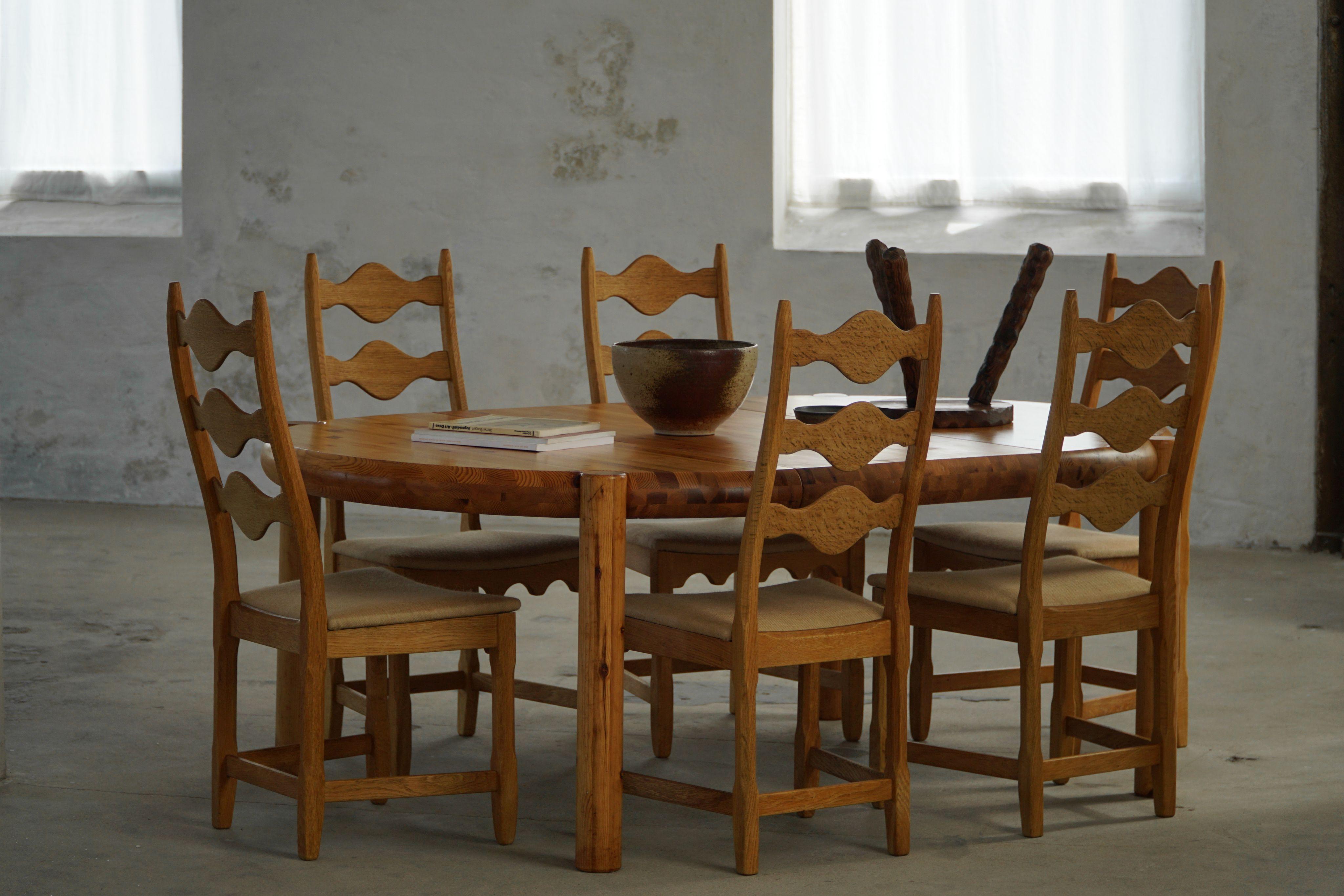 Tissu Ensemble de 6 chaises de salle à manger à dossier haut en Oak, modernité danoise, Henning Kjærnulf, années 1960 en vente