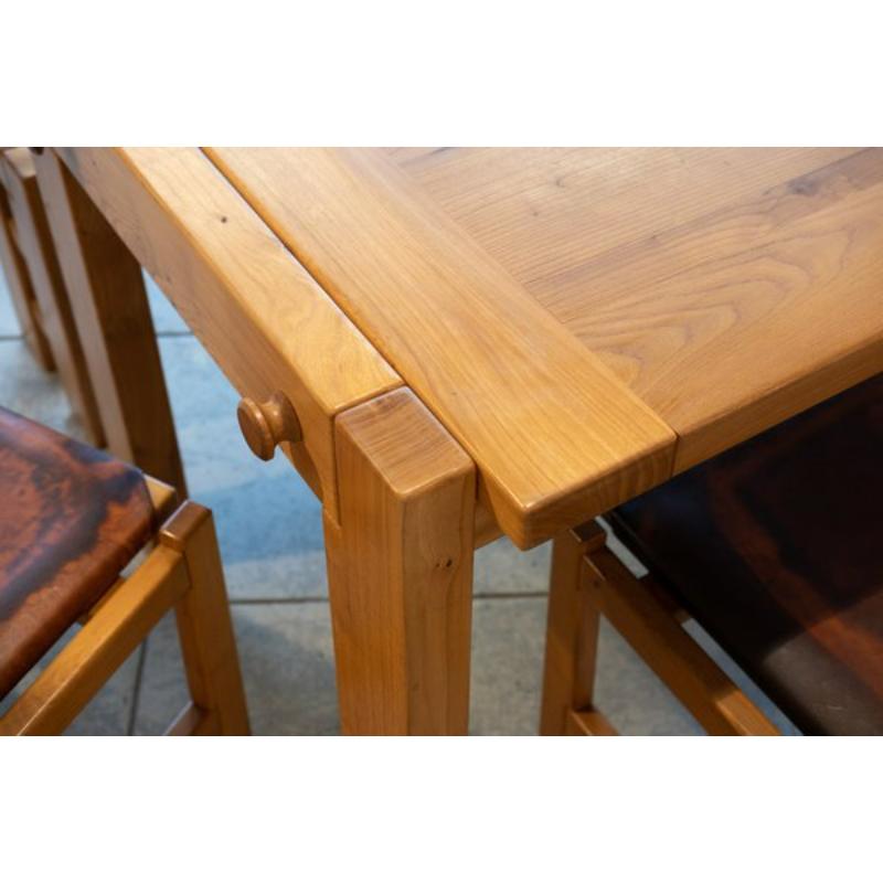 Set of 6 Home Dining Room Set from Maison Regain, 1960s

Vintage Design
Home dining room REGAIN Table/Chairs from 1960s. In perfect condition.

Additional information:
Material: Elm
Color: Brown
Design Period: 1960 to 1969
Year: 1960
Country of