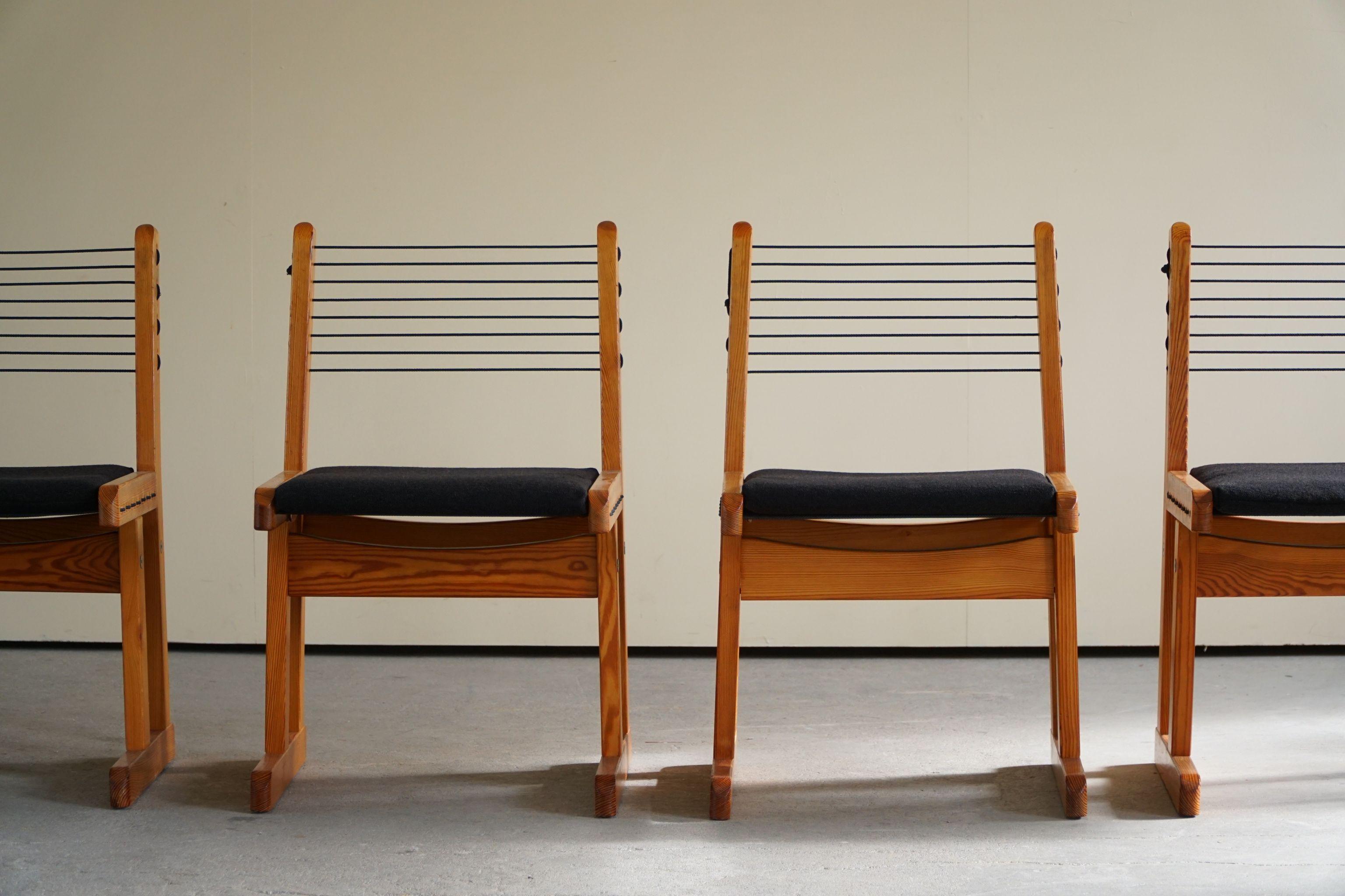 Norvégien Ensemble de 6 chaises de chasse en pin par Torbjørn Afdal pour Bruksbo, Mid Century, 1960 en vente