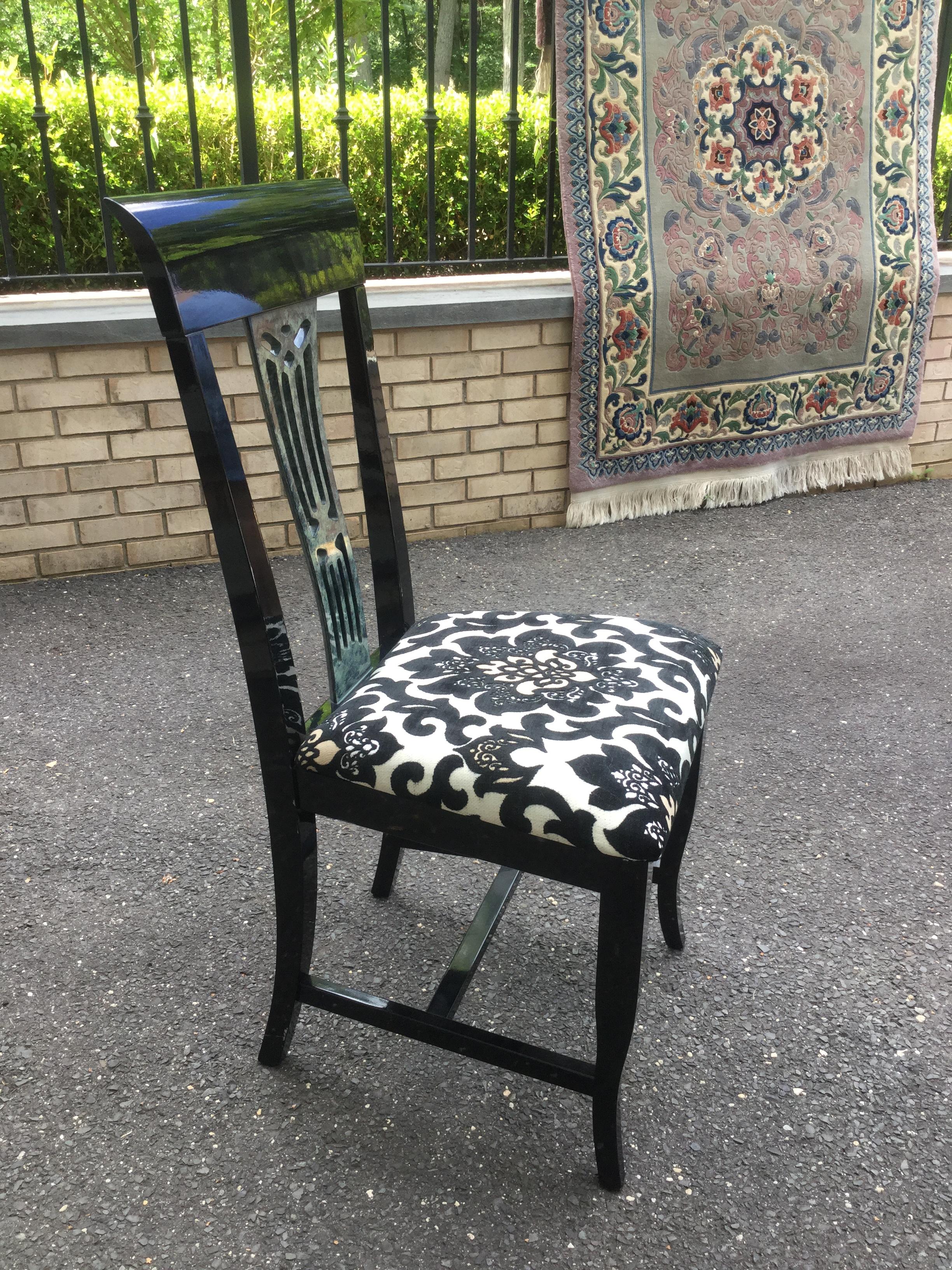 Set of 6 Italian Black Lacquered Chairs In Good Condition For Sale In Livingston, NJ