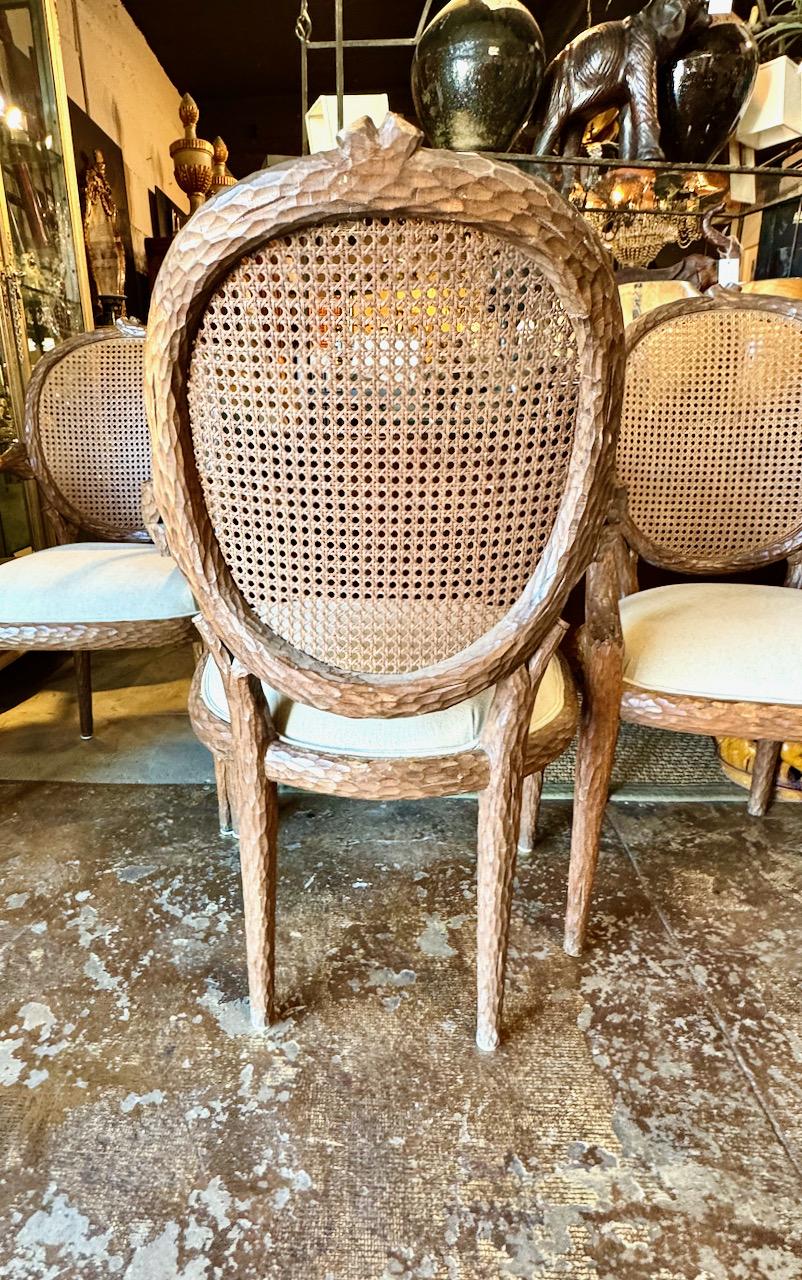 Tappezzeria Set di 6 sedie da pranzo in finto bois intagliato italiano in vendita