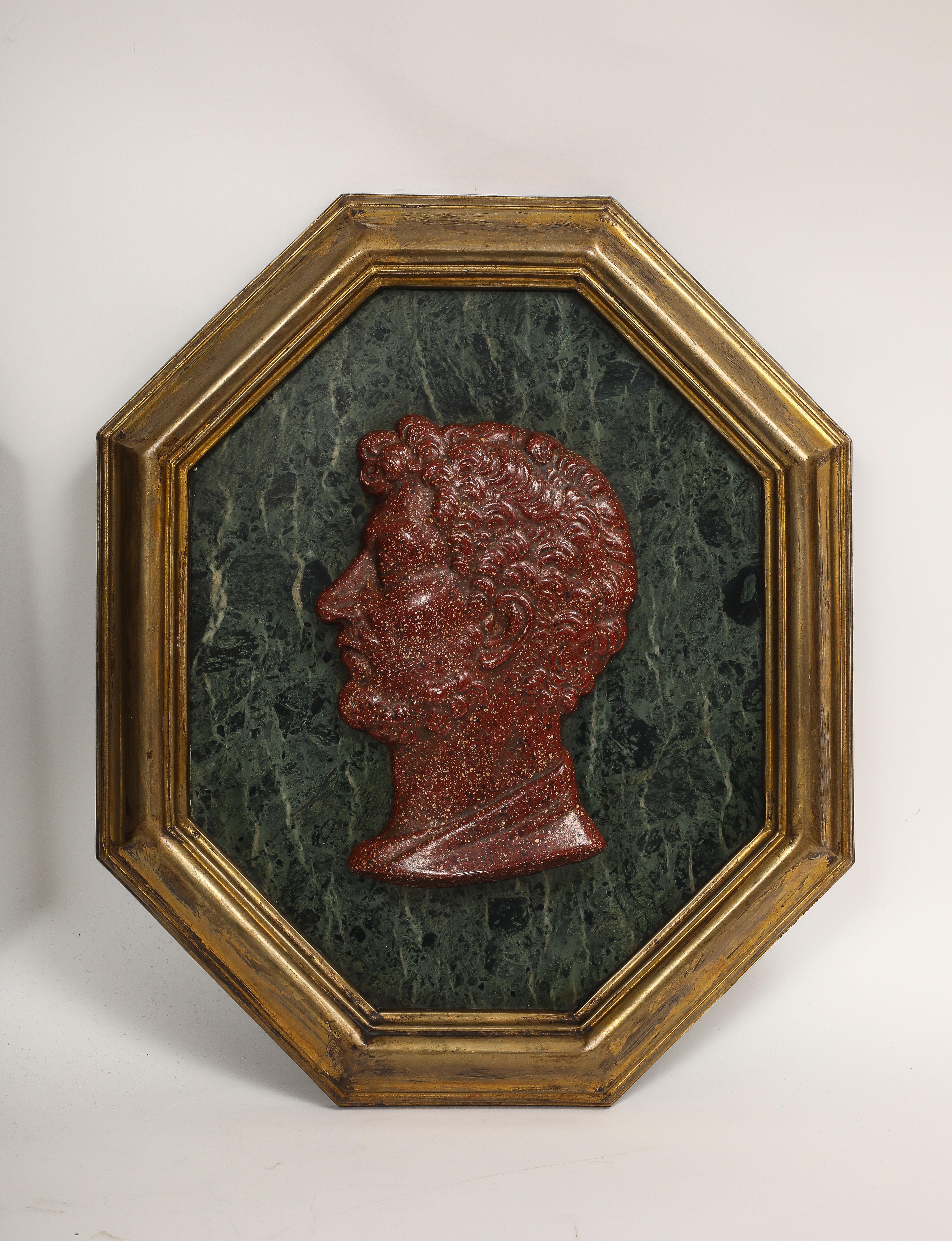 Ensemble de 6 plaques de César du Grand Tour d'Italie avec camée en porphyre dans des cadres en bronze en vente 3
