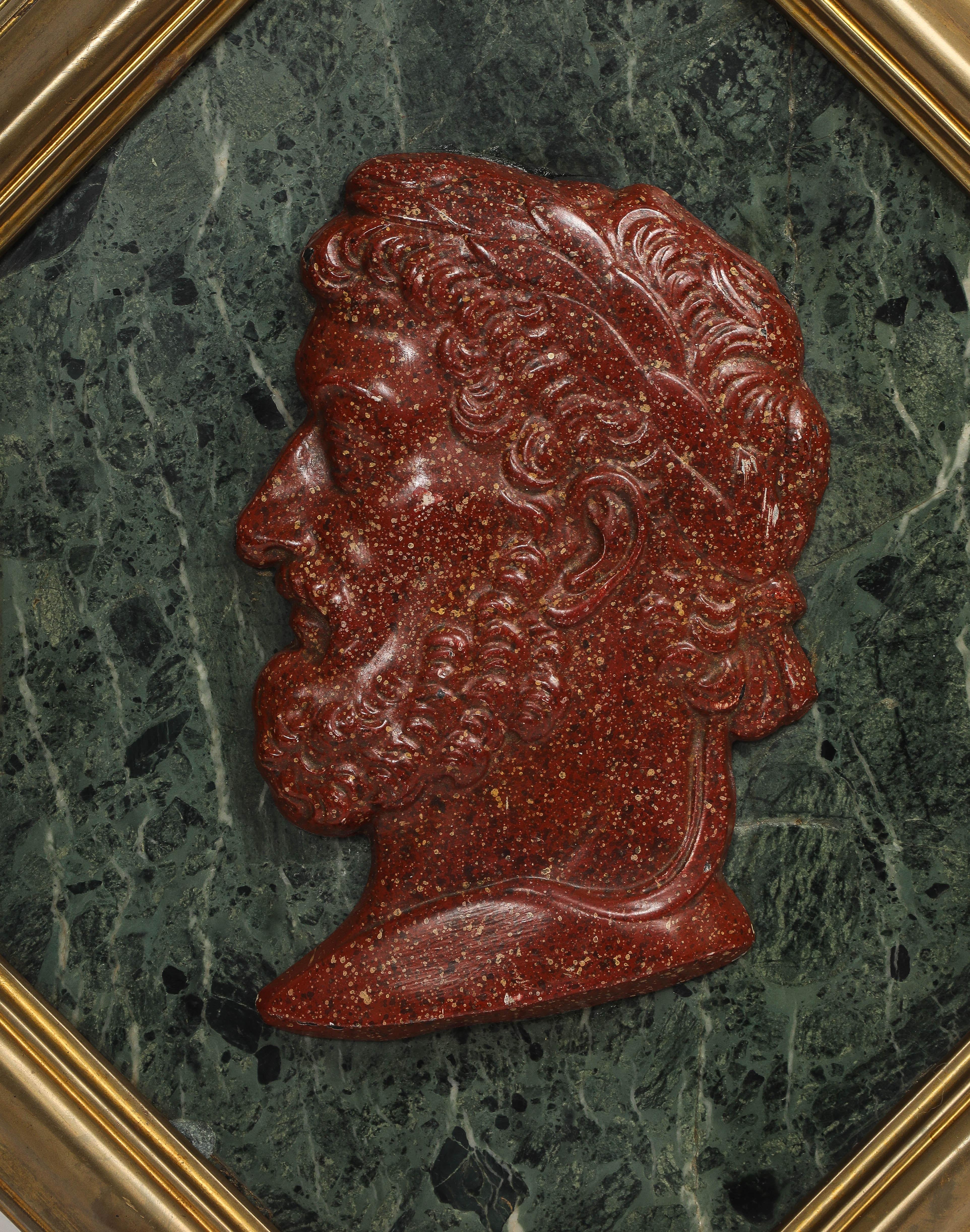 Ensemble de 6 plaques de César du Grand Tour d'Italie avec camée en porphyre dans des cadres en bronze en vente 7