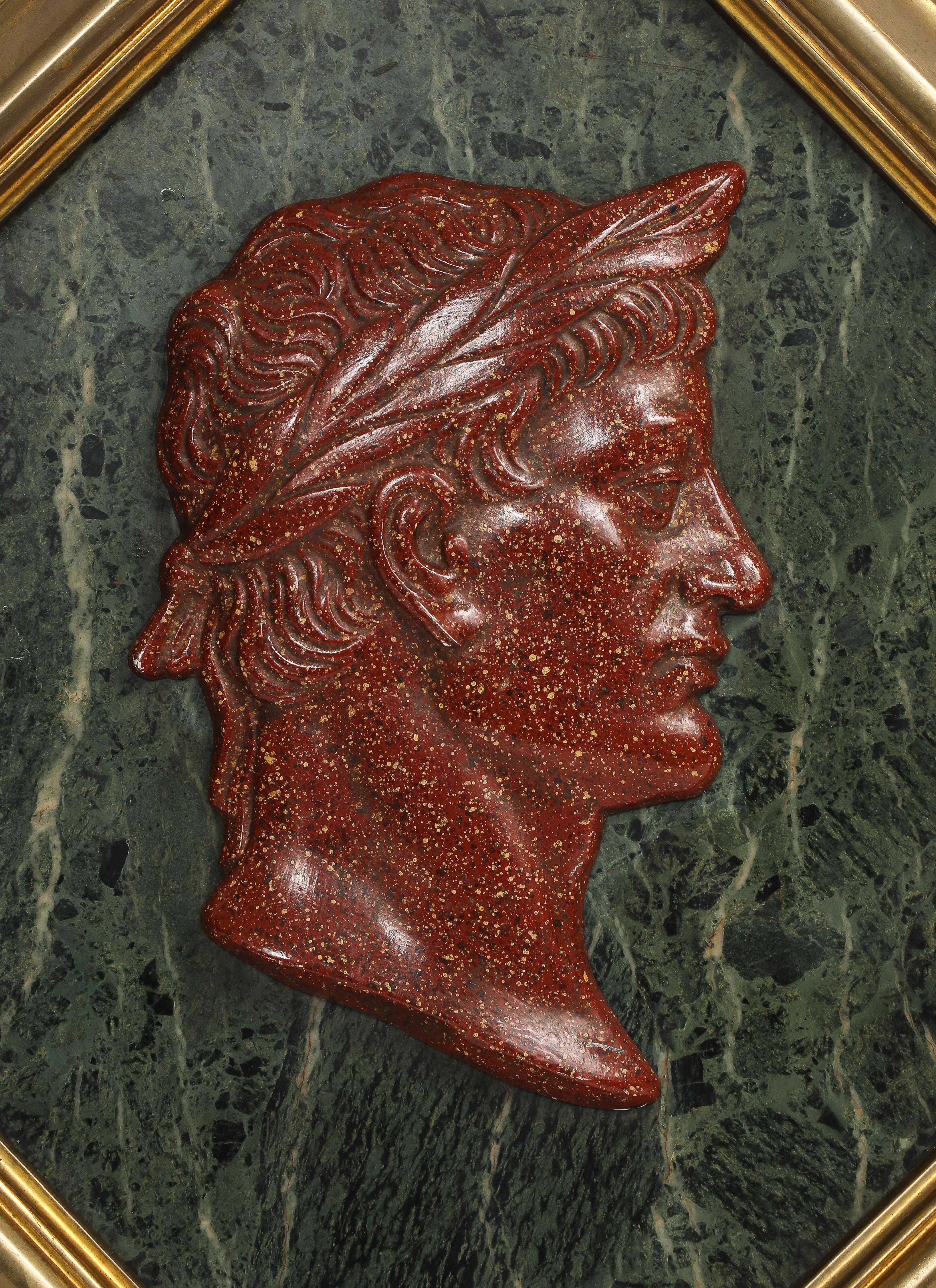 Ensemble de 6 plaques de César du Grand Tour d'Italie avec camée en porphyre dans des cadres en bronze en vente 8