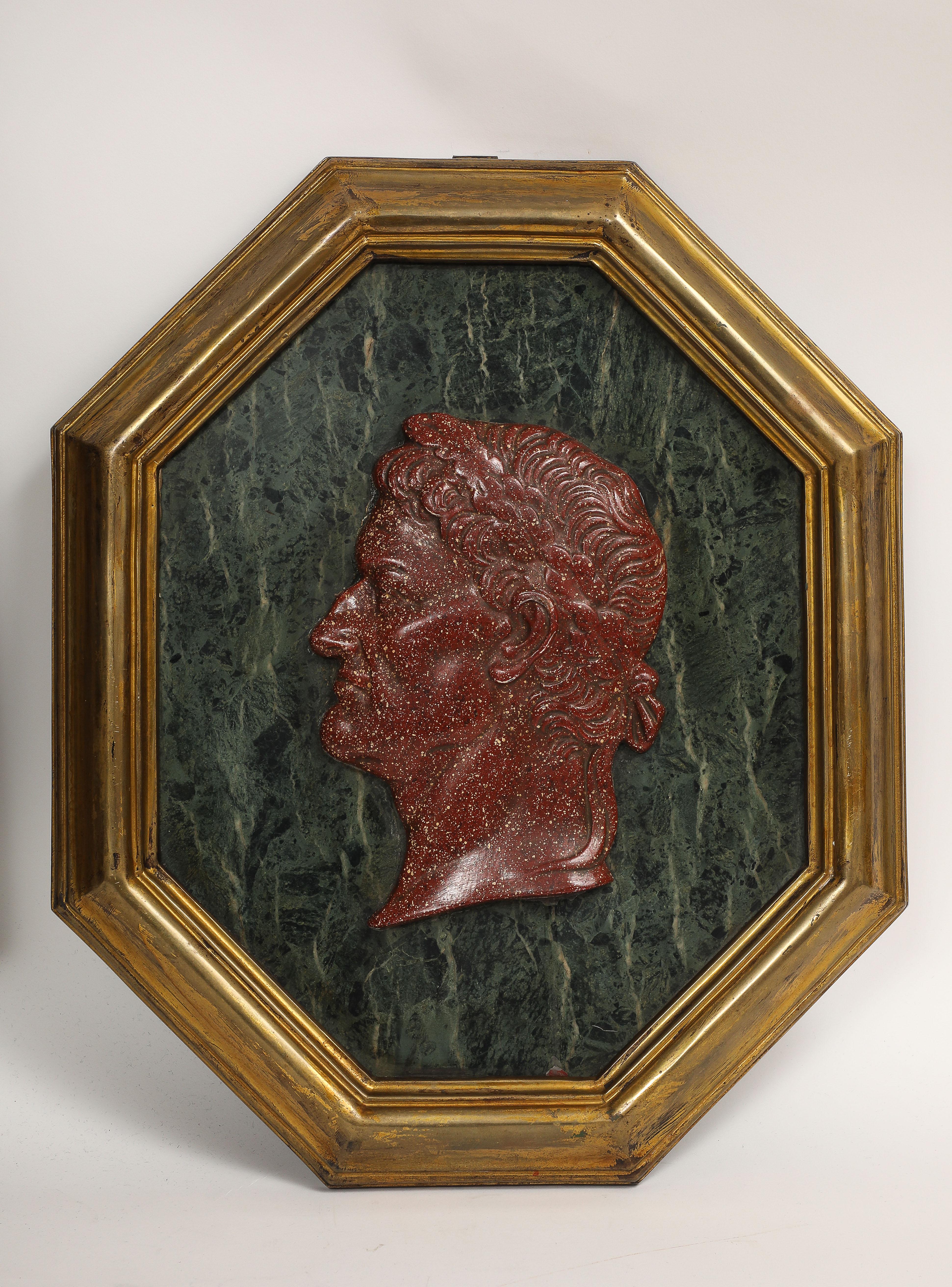 Ensemble de 6 plaques de César du Grand Tour d'Italie avec camée en porphyre dans des cadres en bronze en vente 2