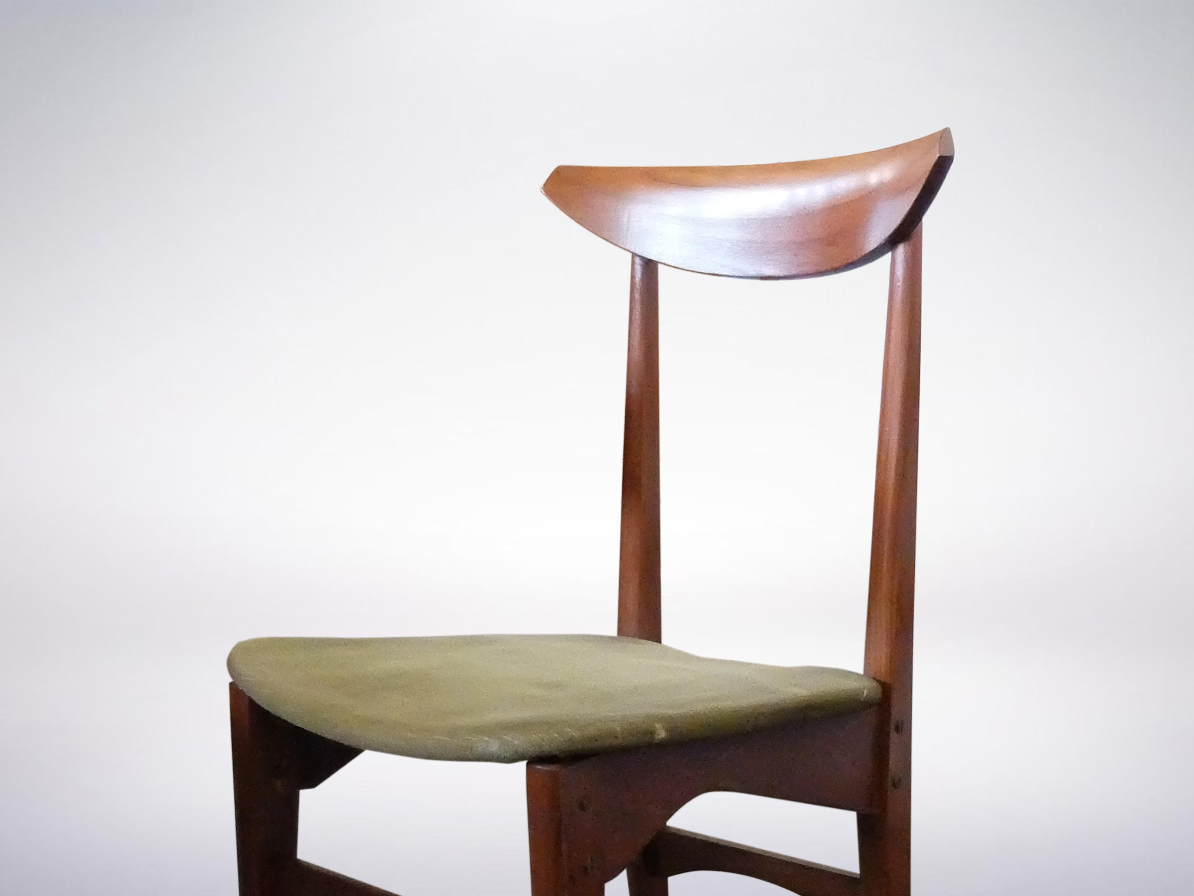 Tissu Ensemble de 6 chaises de salle à manger italiennes en bois de style mi-siècle moderne, vers 1950 en vente