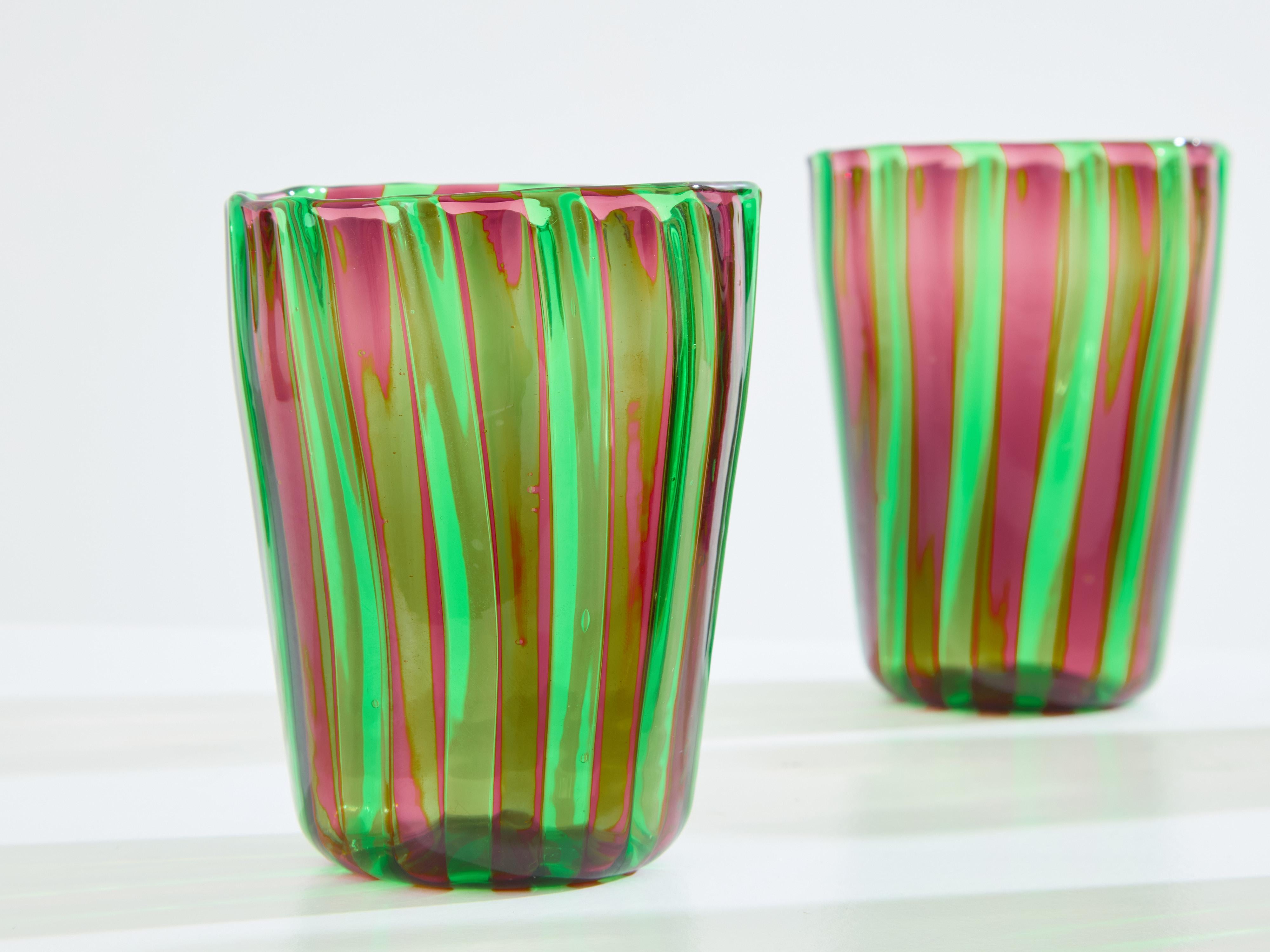 Juego de 6 vasos italianos de cristal de Murano verde y morado Años 80 en venta 3