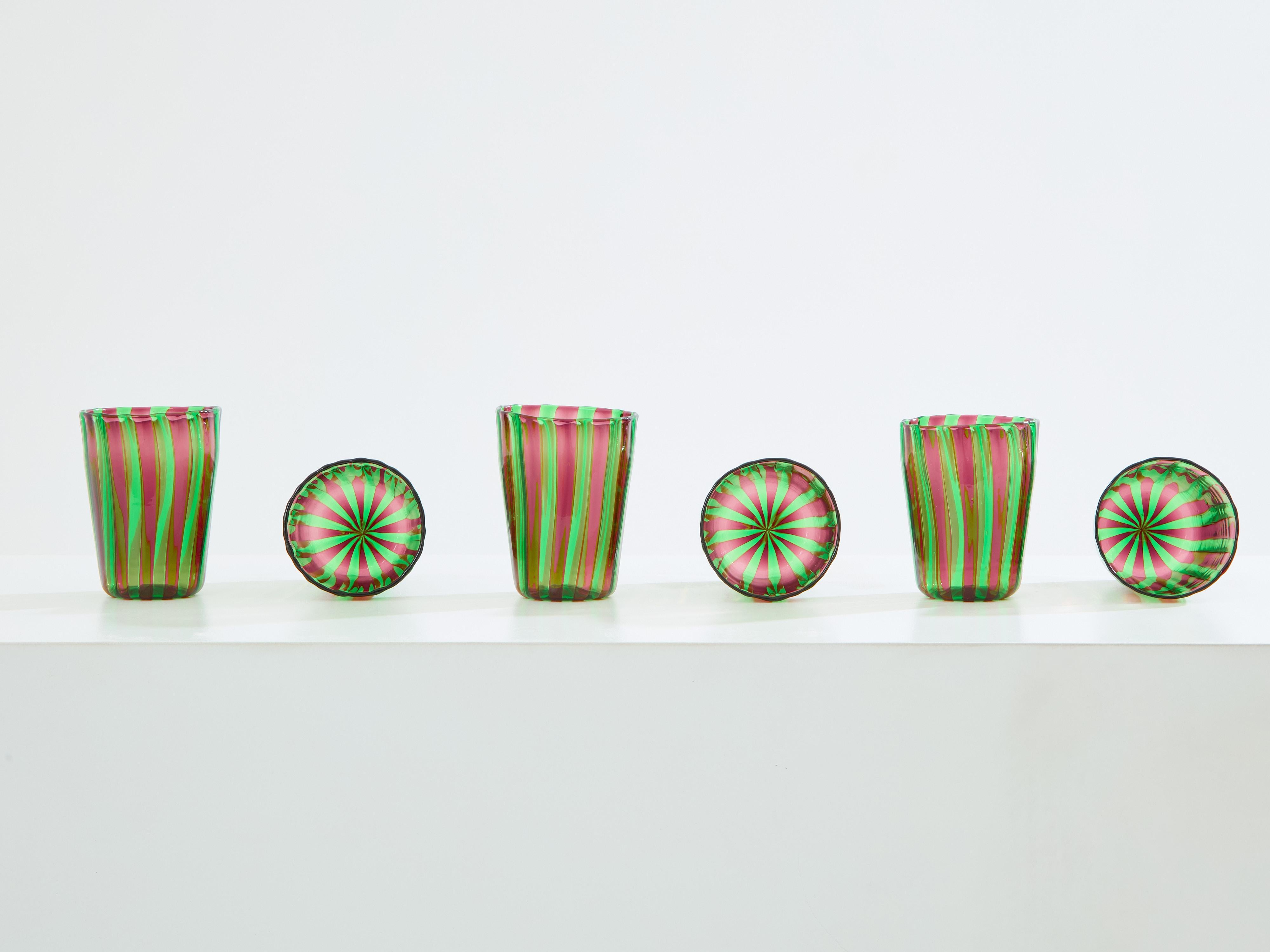 Juego de 6 vasos italianos de cristal de Murano verde y morado Años 80 Moderno de mediados de siglo en venta