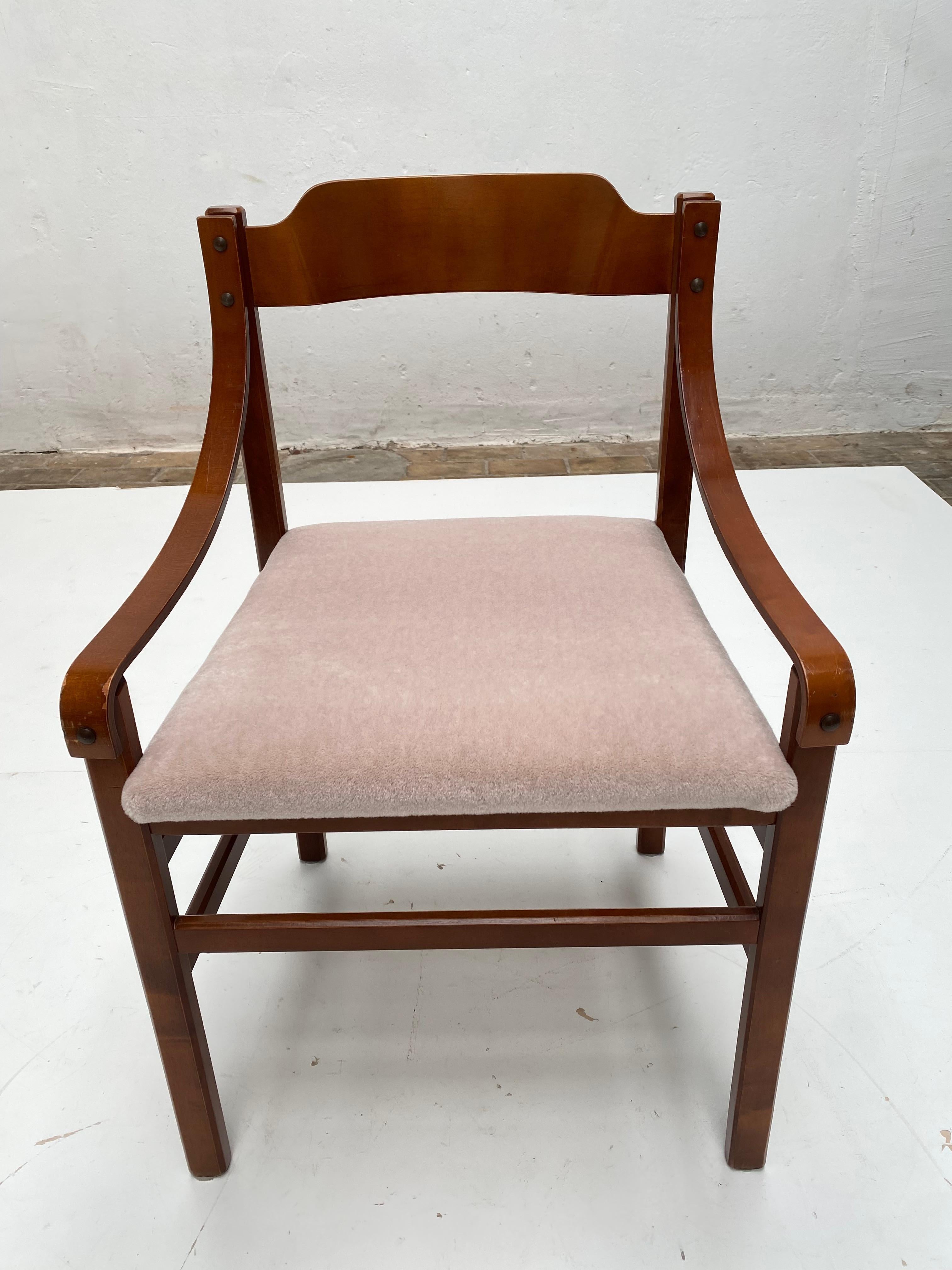 Set di 6 sedie da pranzo italiane in compensato con rivestimento in lana mohair nuova anni '60 in vendita 5