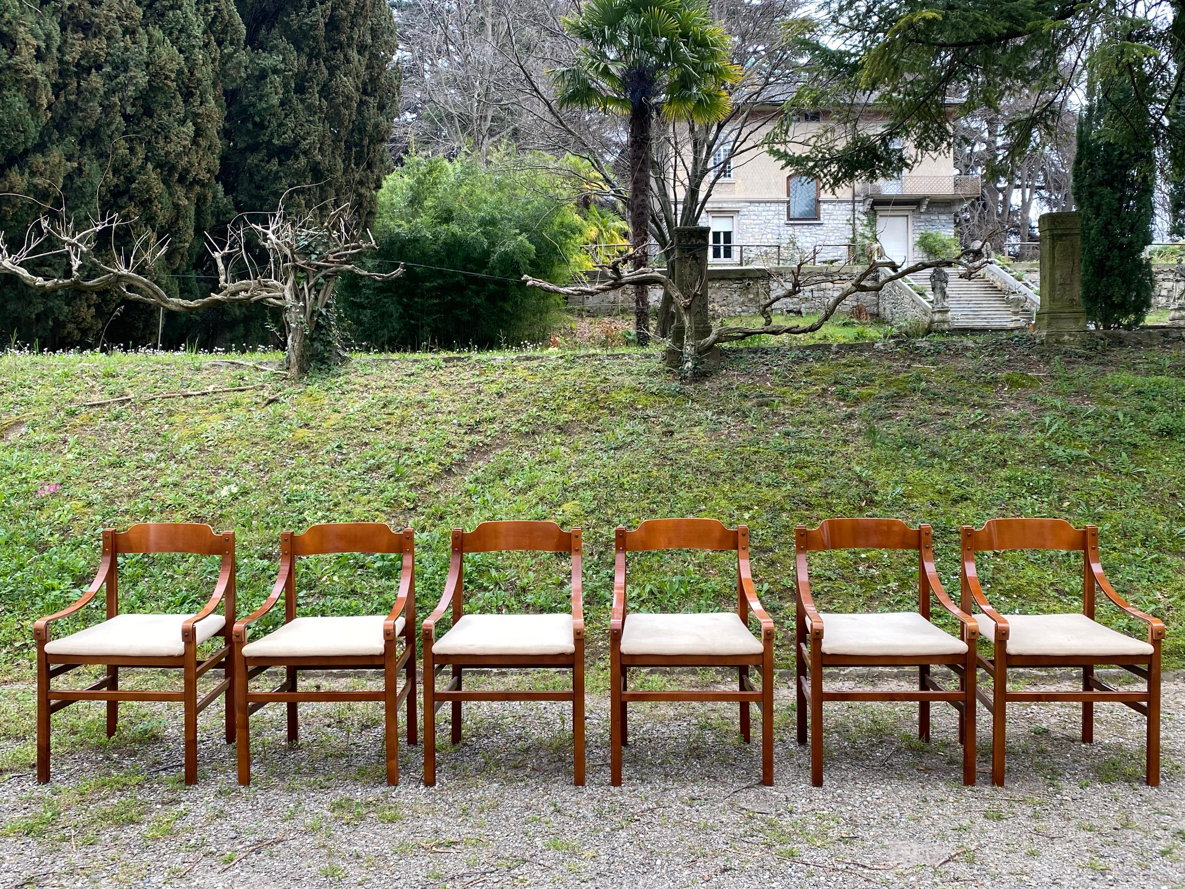 Mid-Century moderno Set di 6 sedie da pranzo italiane in compensato con rivestimento in lana mohair nuova anni '60 in vendita