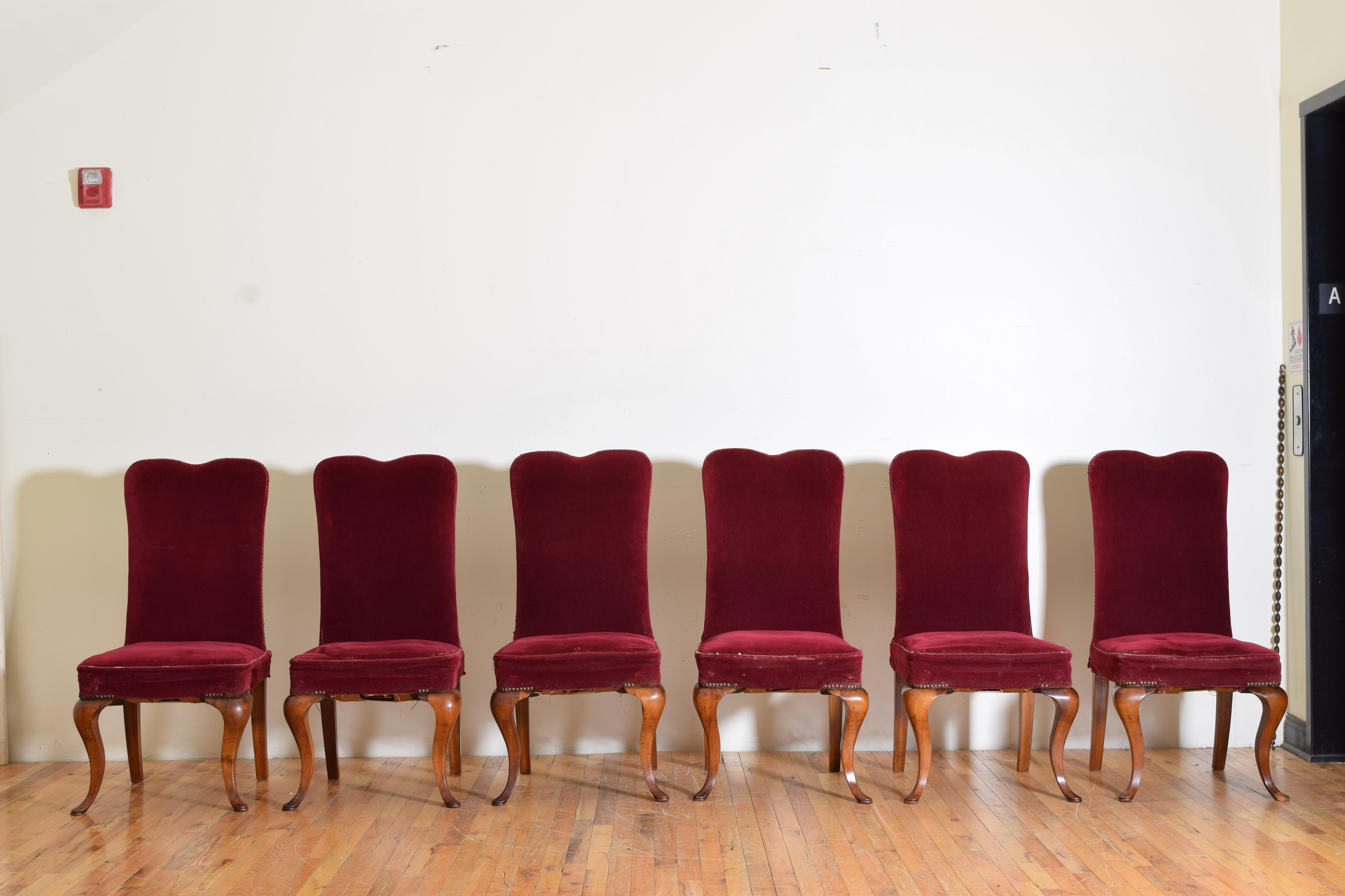 Set of 6 Italian Q. Anne Style Shaped Walnut & Upholstered Dining Chairs, 19thc In Good Condition In Atlanta, GA