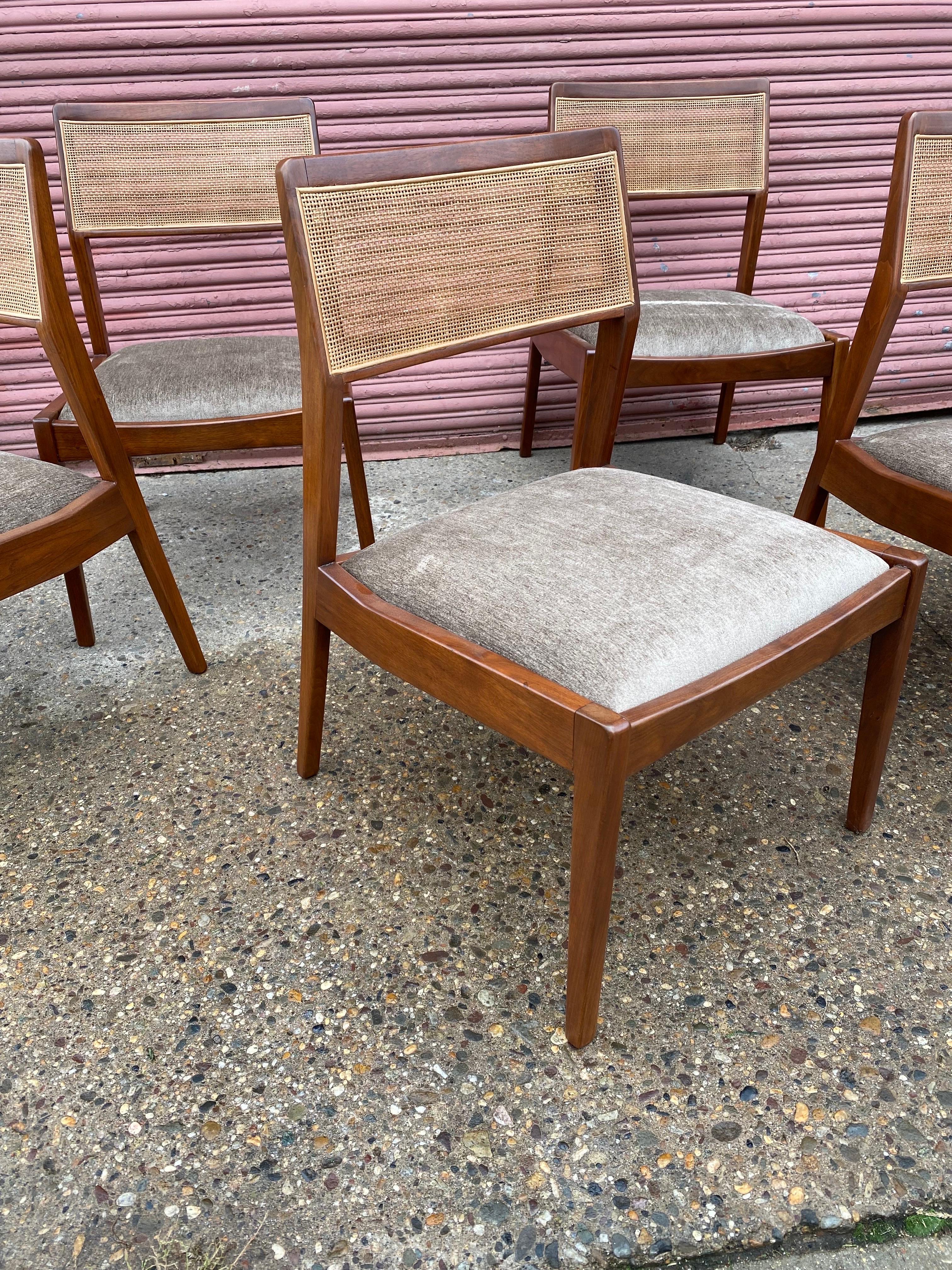 Set of 6 Jens Risom Walnut Dining Chairs with Caned Backs 4