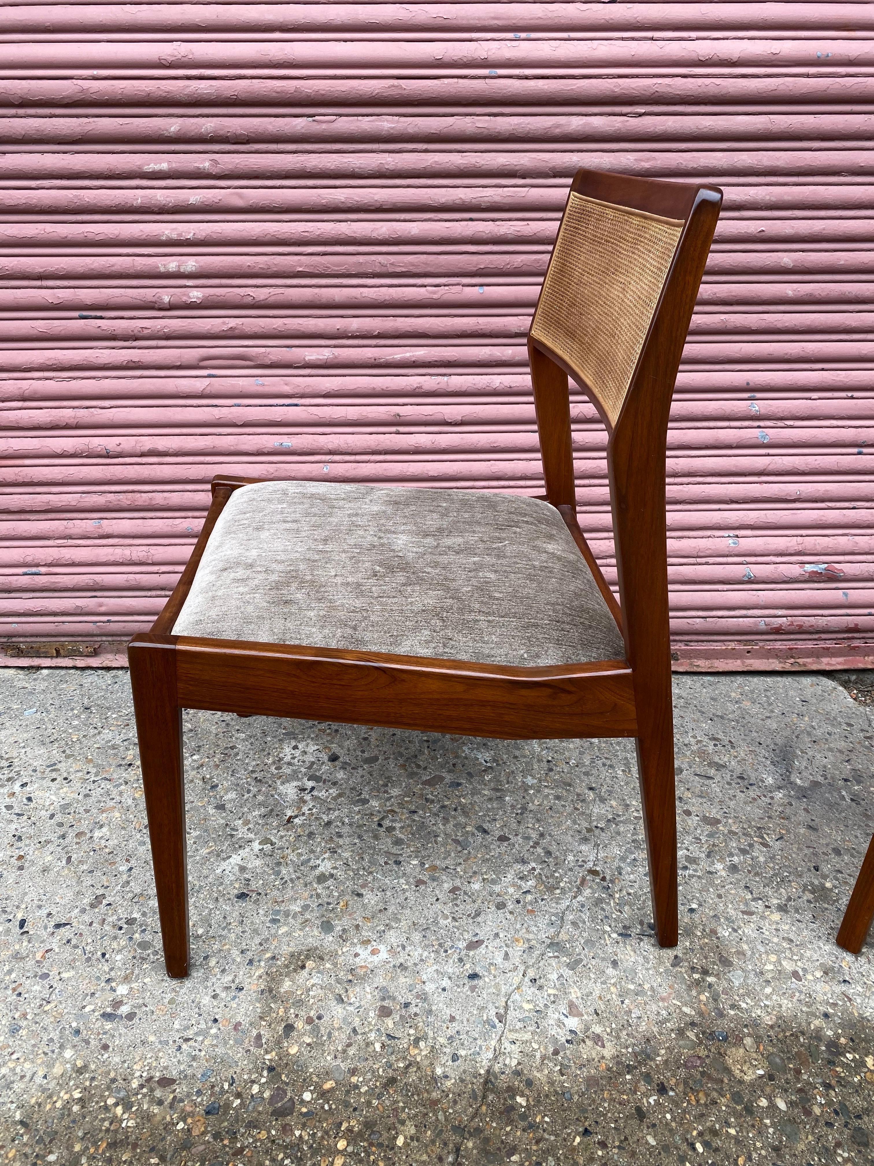 Mid-Century Modern Set of 6 Jens Risom Walnut Dining Chairs with Caned Backs