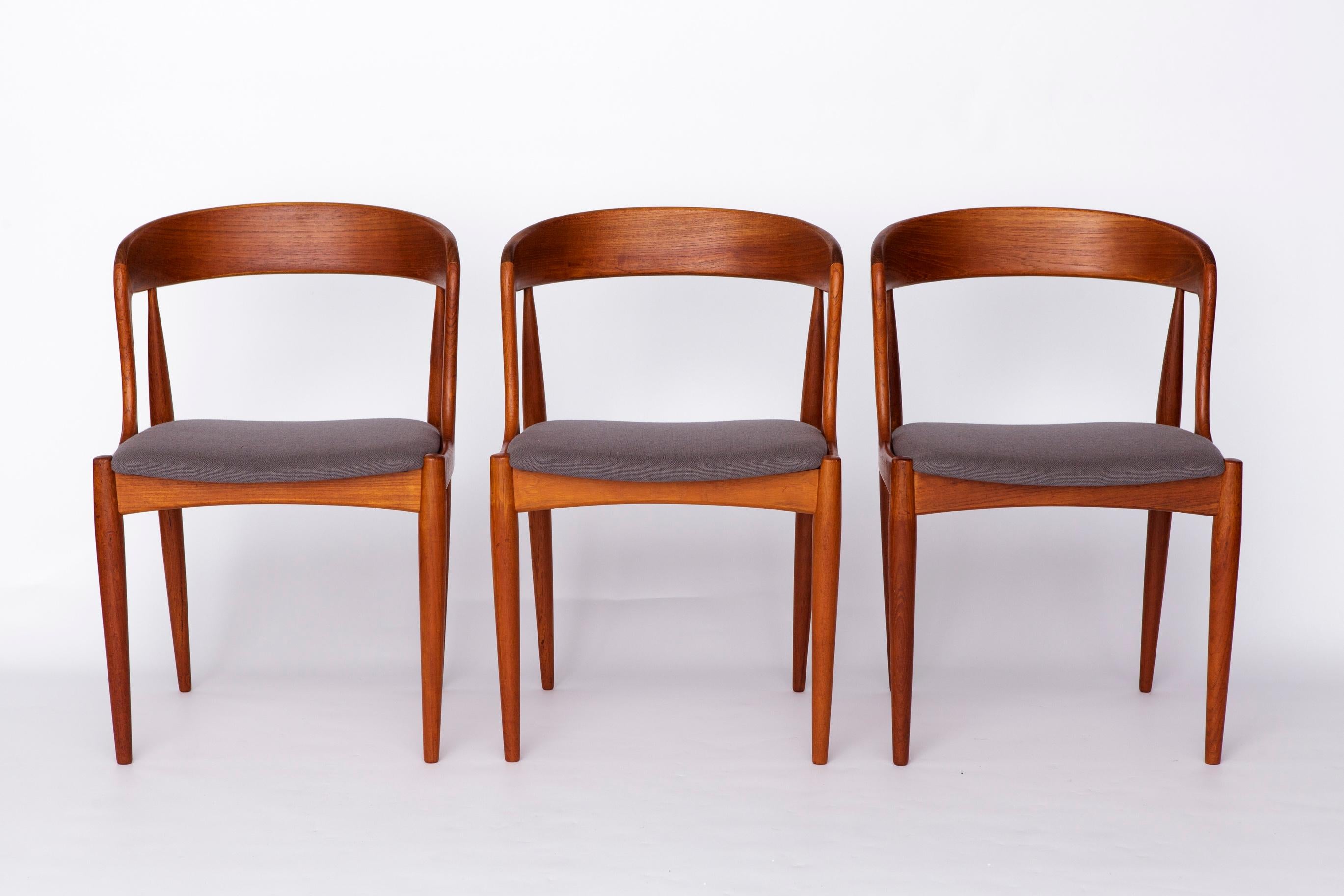 Mid-Century Modern Set of 6 Johannes Andersen Chairs – Model 16, Teak Dining Chairs, Uldum Møbelfab en vente