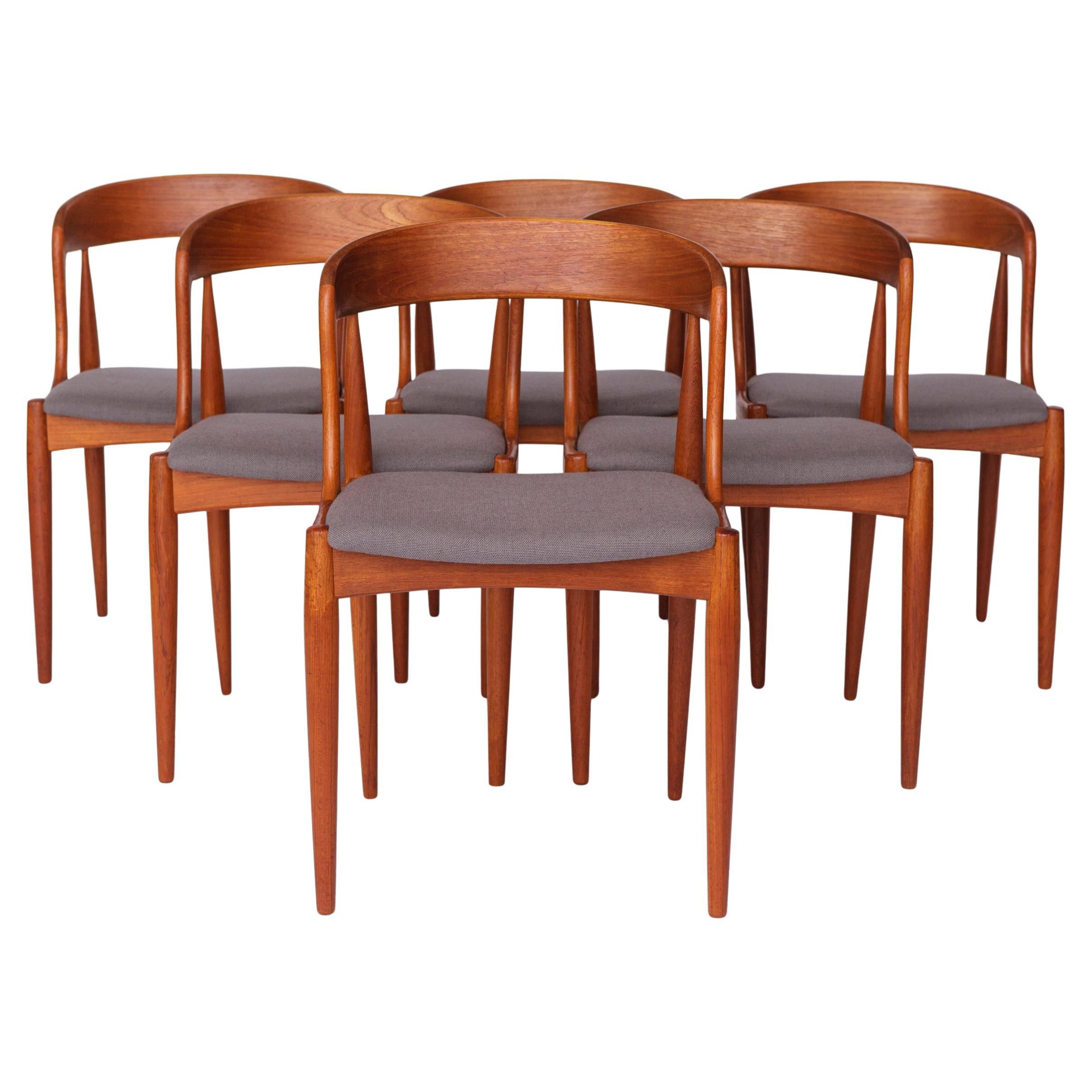 Set of 6 Johannes Andersen Chairs – Model 16, Teak Dining Chairs, Uldum Møbelfab en vente
