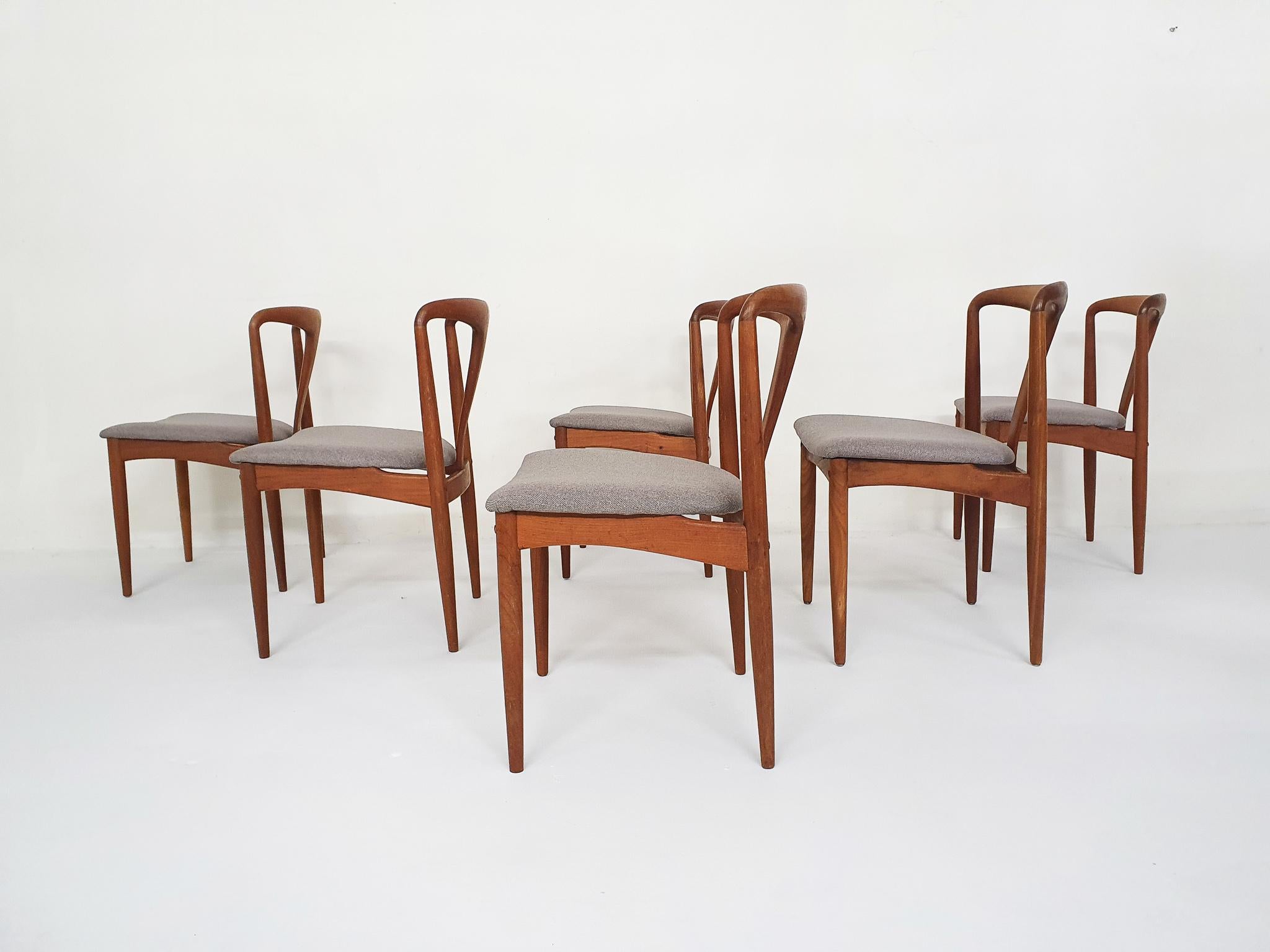 Scandinavian Modern Set of 6 Johannes Andersen for Uldum Mobelfabrik “Juliane” Teak Dining Chairs