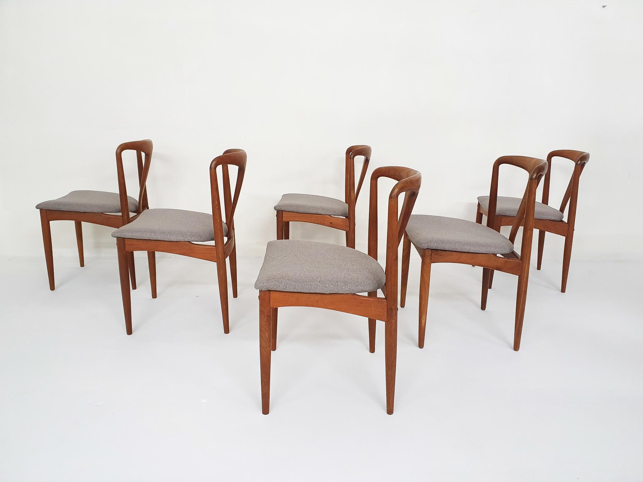 Danish Set of 6 Johannes Andersen for Uldum Mobelfabrik “Juliane” Teak Dining Chairs