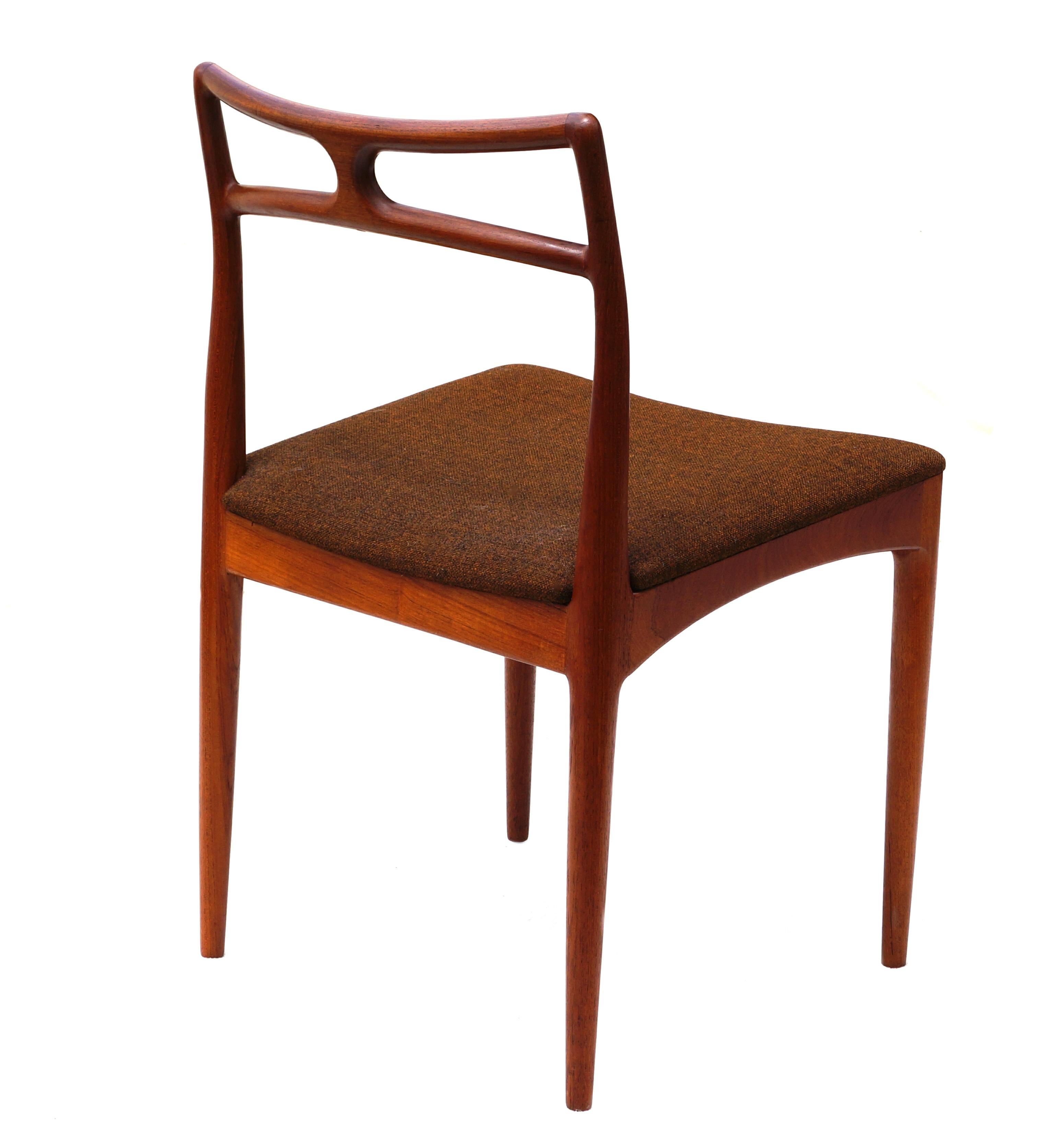 Set of 6 Johannes Andersen Teak Danish Modern Dining Room Chairs Denmark, 1960's For Sale 5