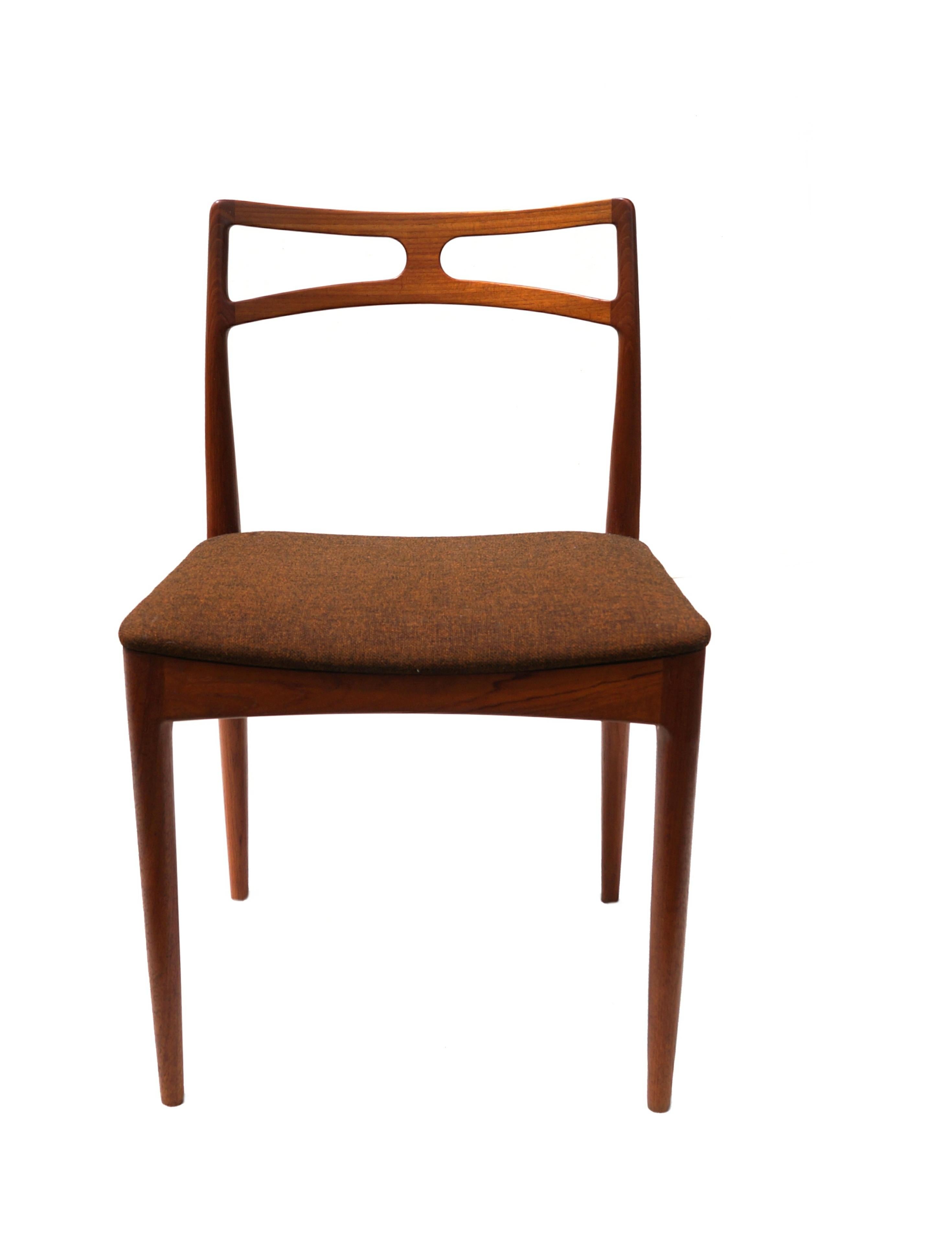 Mid-20th Century Set of 6 Johannes Andersen Teak Danish Modern Dining Room Chairs Denmark, 1960's For Sale