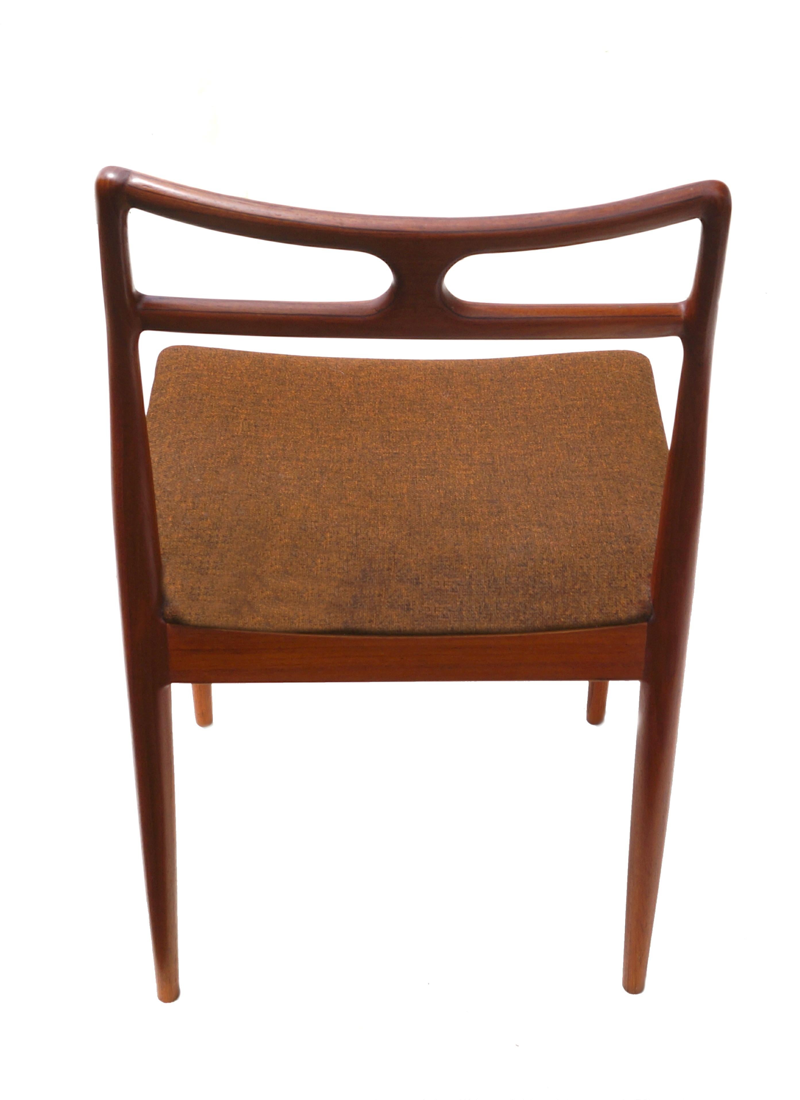 Set of 6 Johannes Andersen Teak Danish Modern Dining Room Chairs Denmark, 1960's For Sale 2