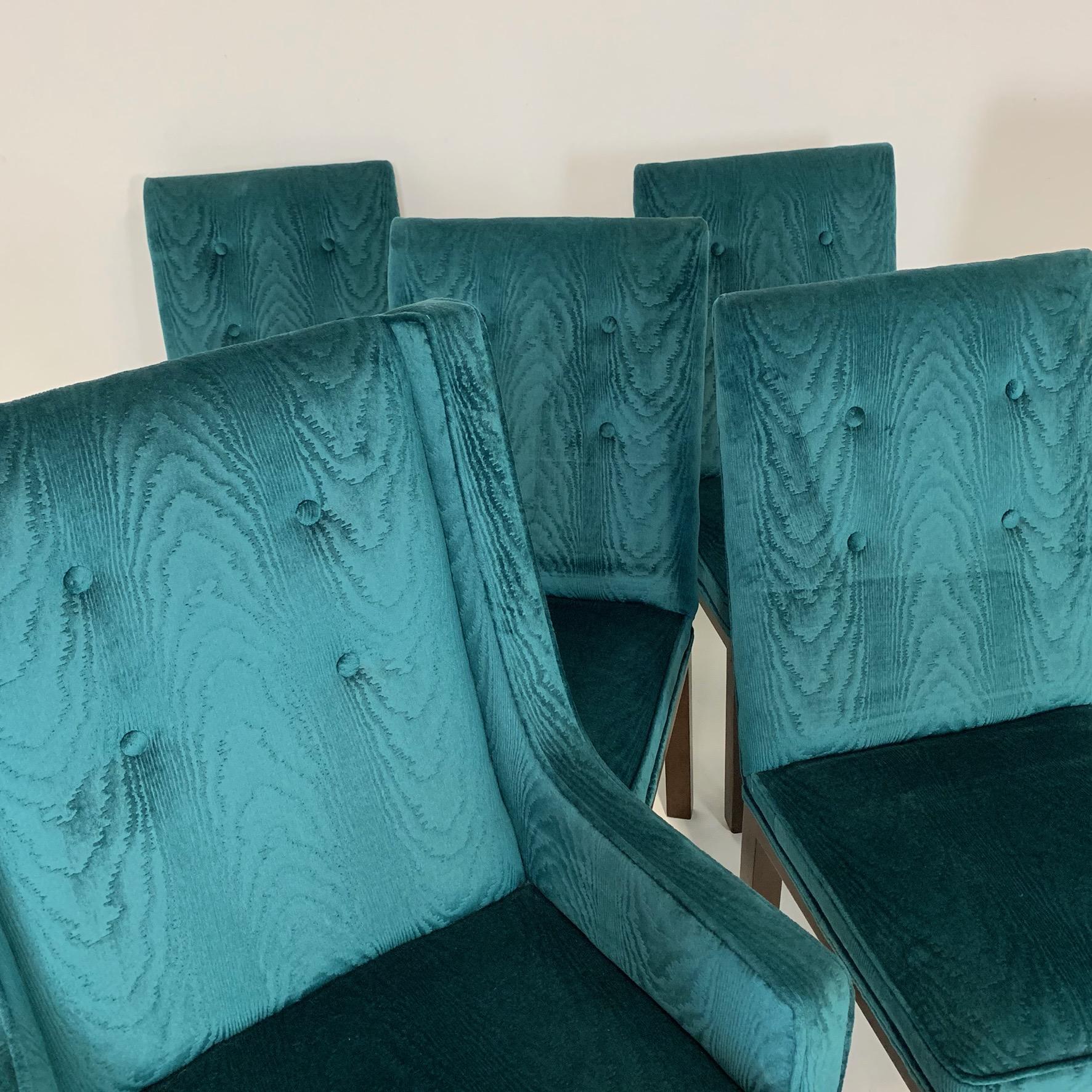 Stunning set of 6 dining chairs. Made and labeled by John Widdicomb. The textured velvet upholstery is absolutely exquisite.

Measures: Armchair 25