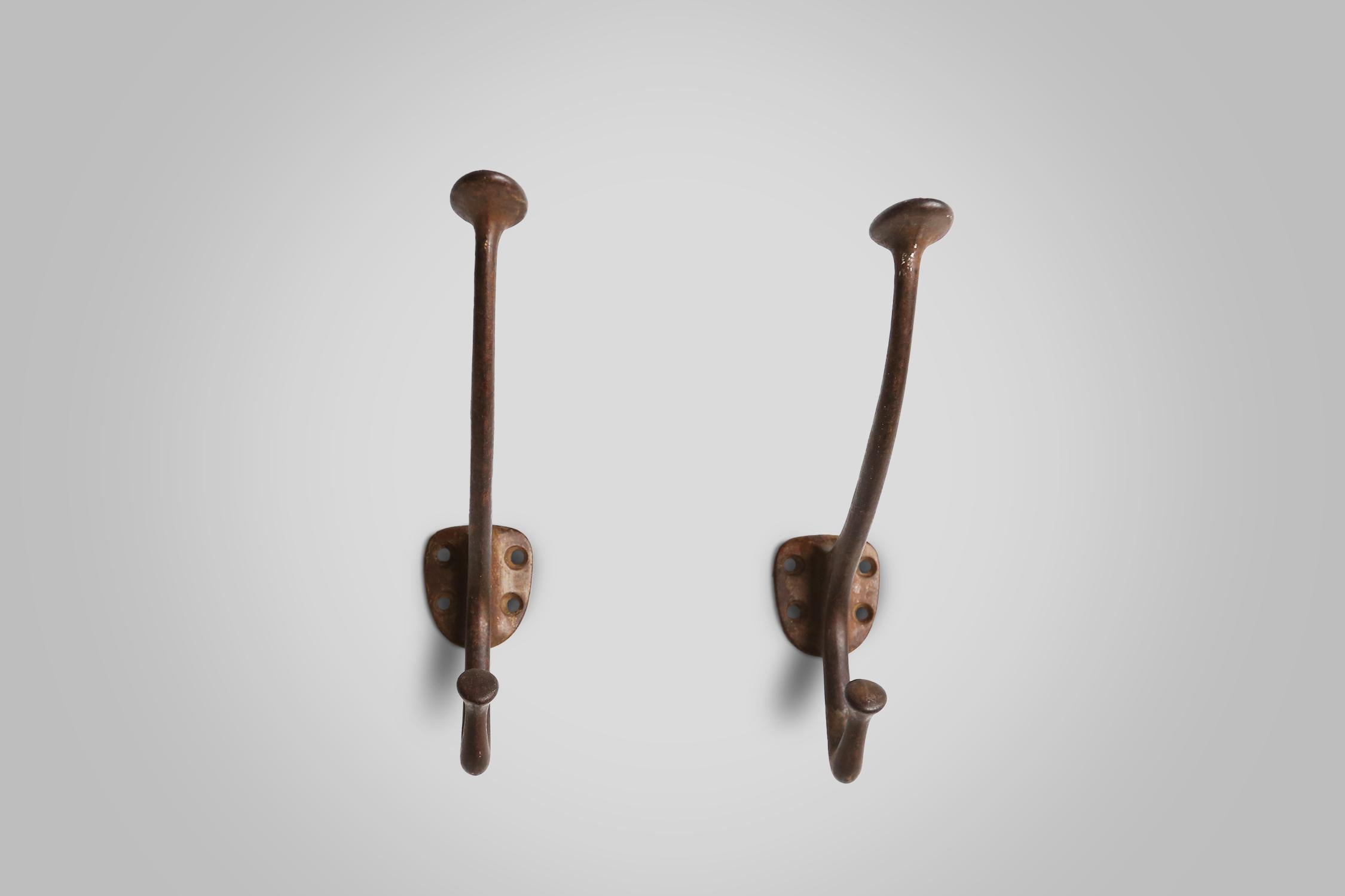 Austrian Set of 6 Jugenstill brass wall hooks by Adolf Loos, Austria 1916 For Sale