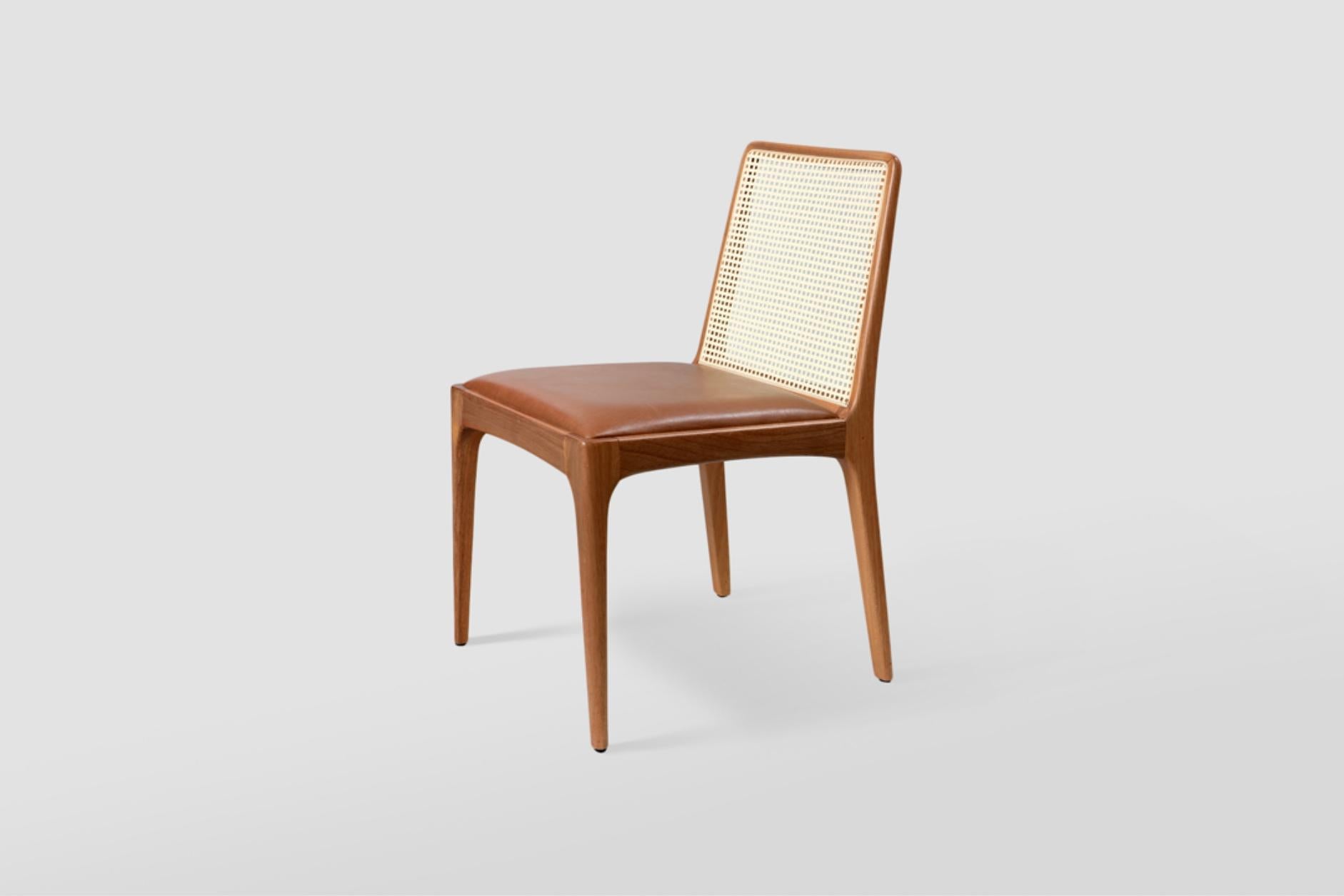 Set of 6 “Julia” chairs made of solid wood, natural-colored square straw backres For Sale 1