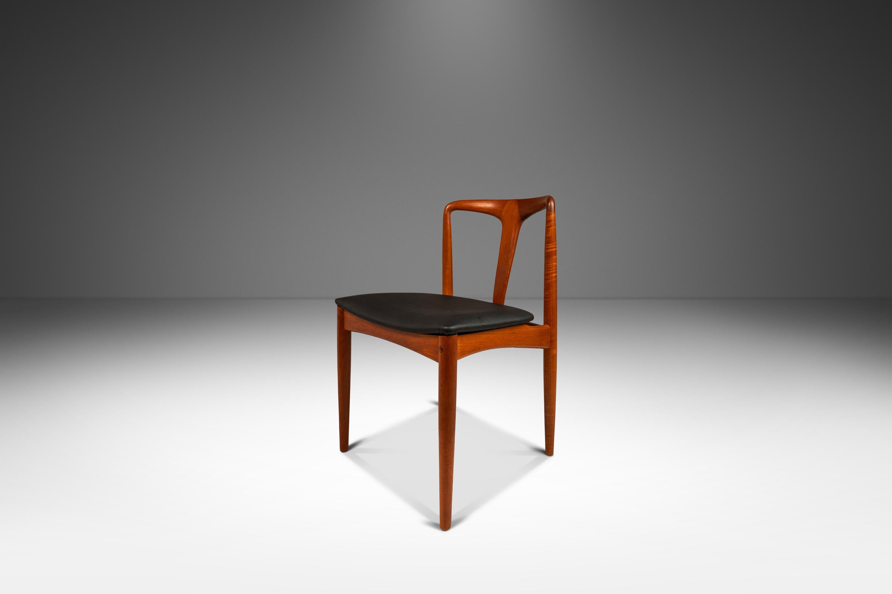 Milieu du XXe siècle Ensemble de 6 pièces  Chaises 'Juliane', Johannes Andersen, Uldum Møbelfabrik, Danemark, années 1960 en vente